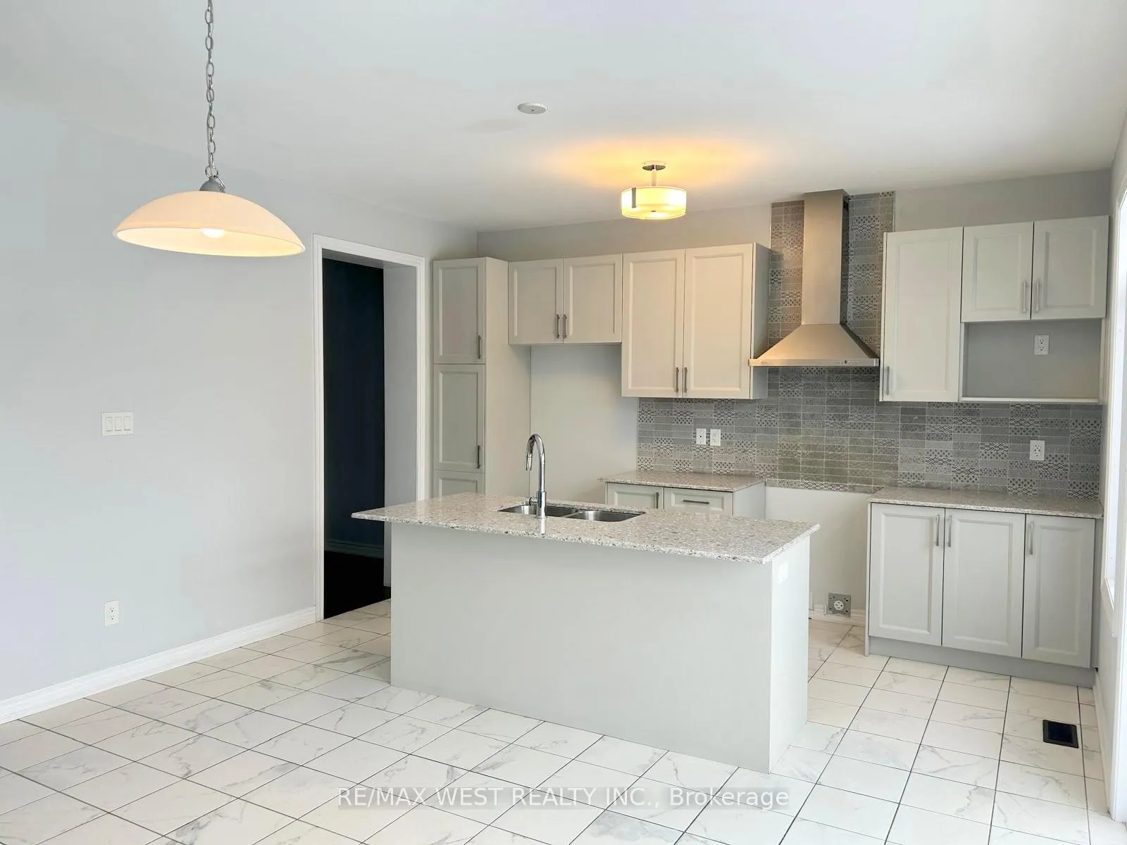 Photo 6 of 5 Drake Avenue, Brant, Paris — HOMEH