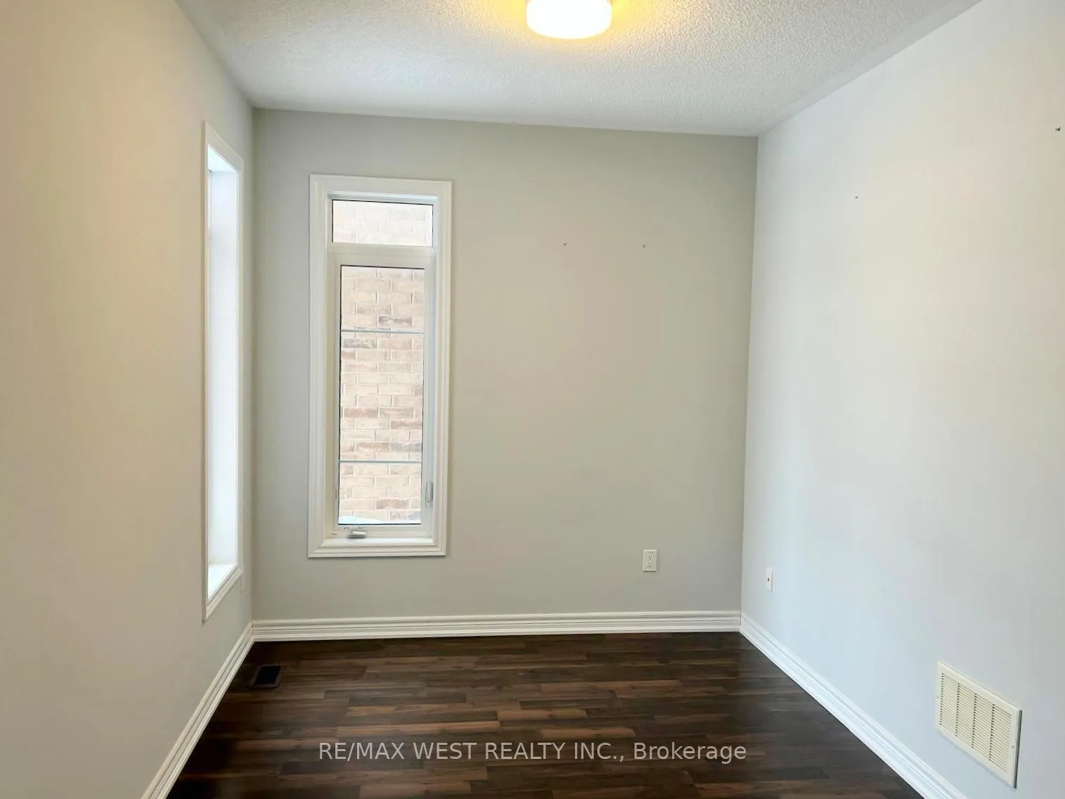 Photo 11 of 5 Drake Avenue, Brant, Paris — HOMEH