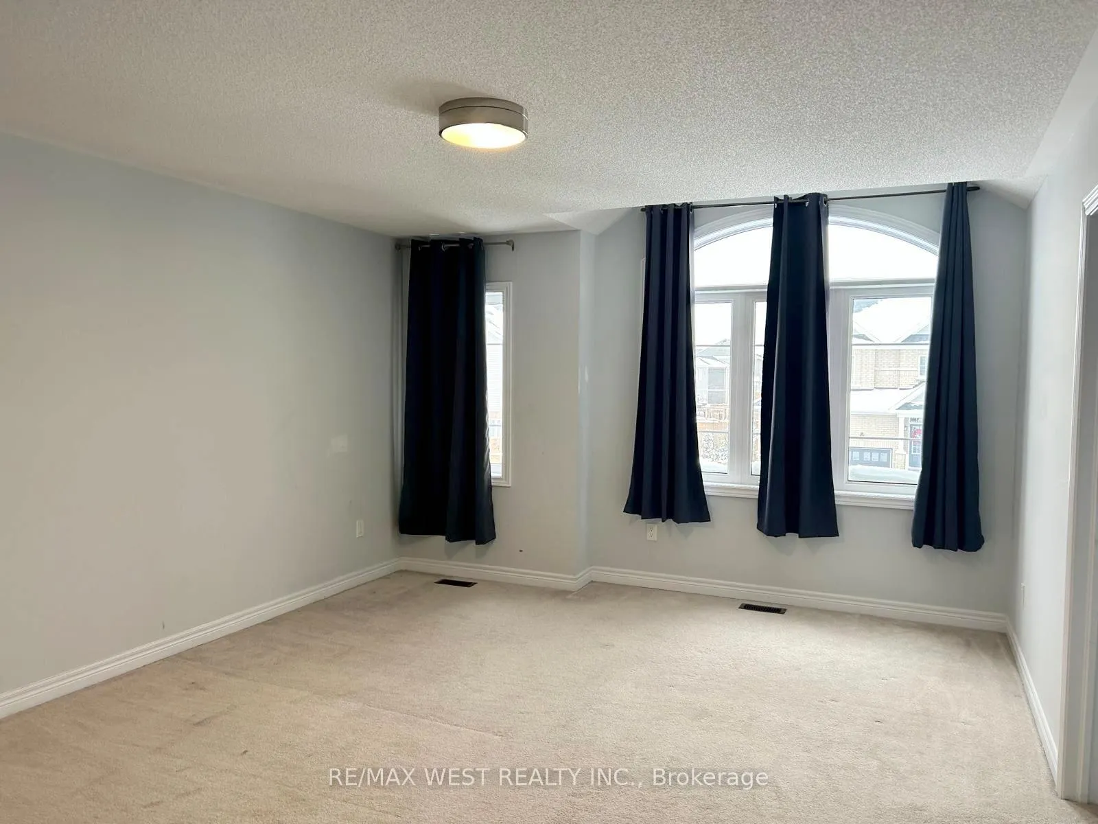Photo 12 of 5 Drake Avenue, Brant, Paris — HOMEH