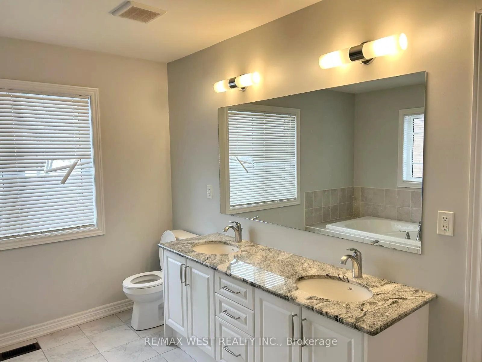Photo 16 of 5 Drake Avenue, Brant, Paris — HOMEH