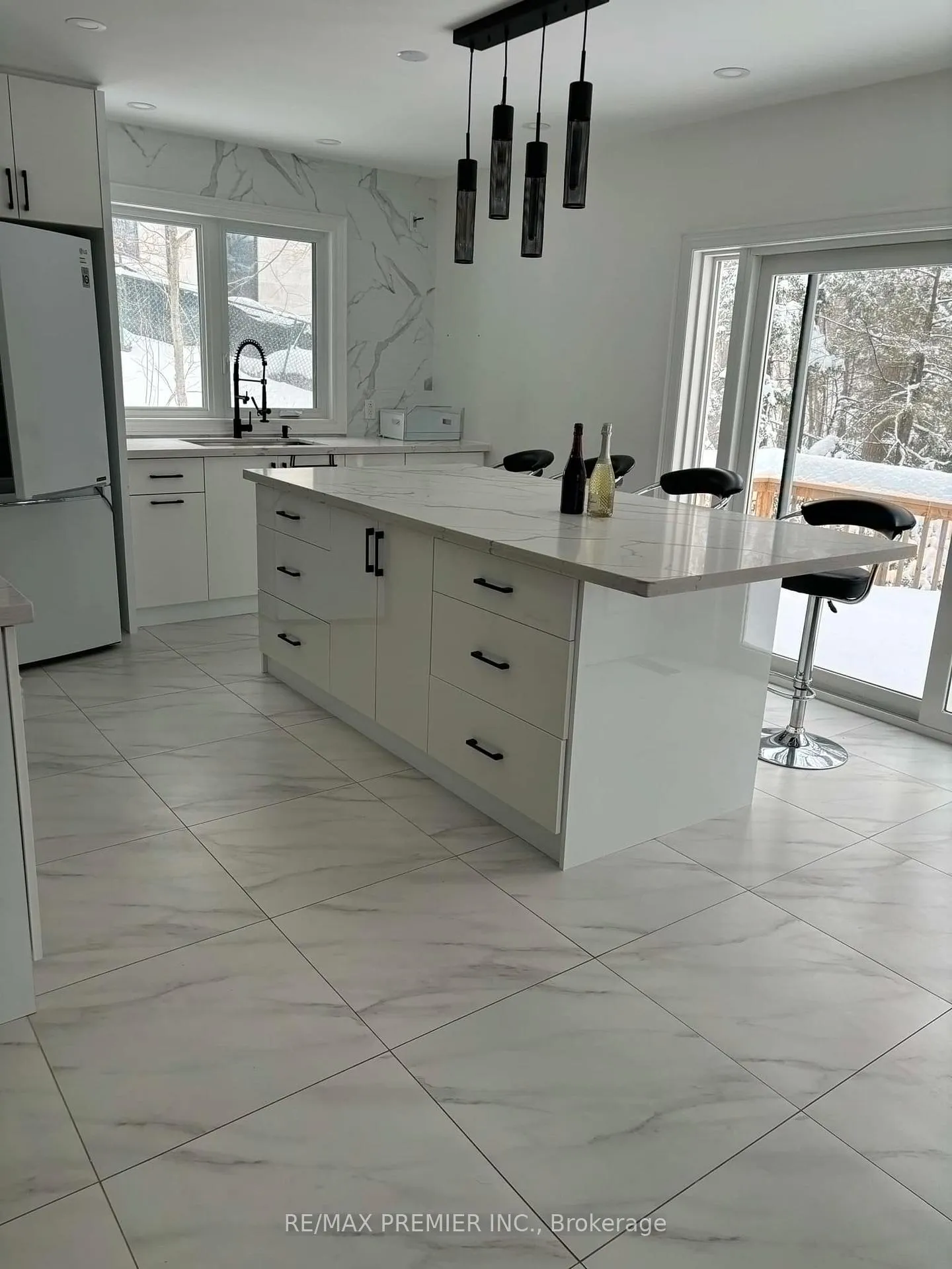 Photo 6 of 210 Stouffville Road, Richmond Hill, Rural Richmond Hill — HOMEH