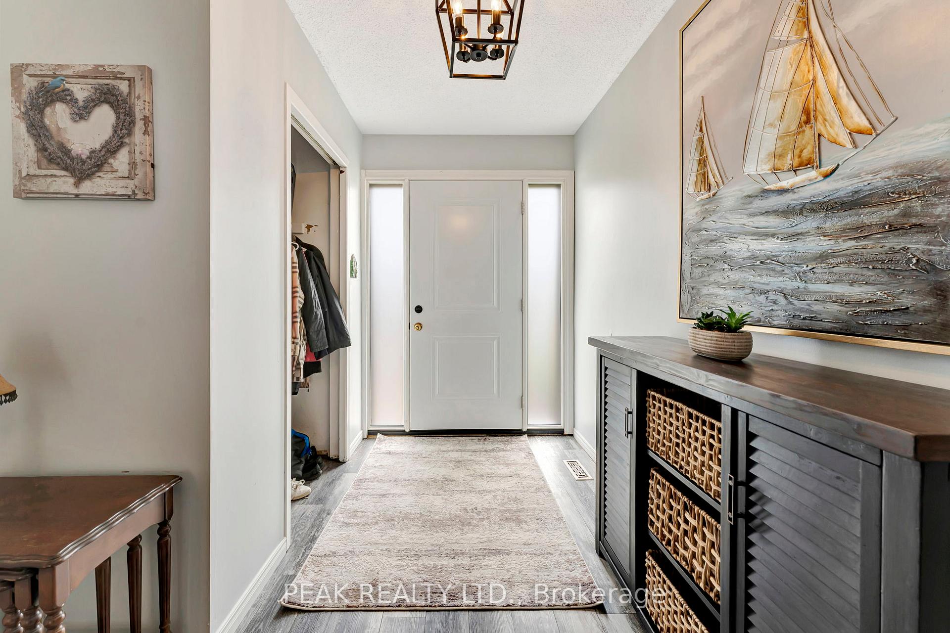 Photo 3 of 25 Trillium Way, Brant, Paris — HOMEH