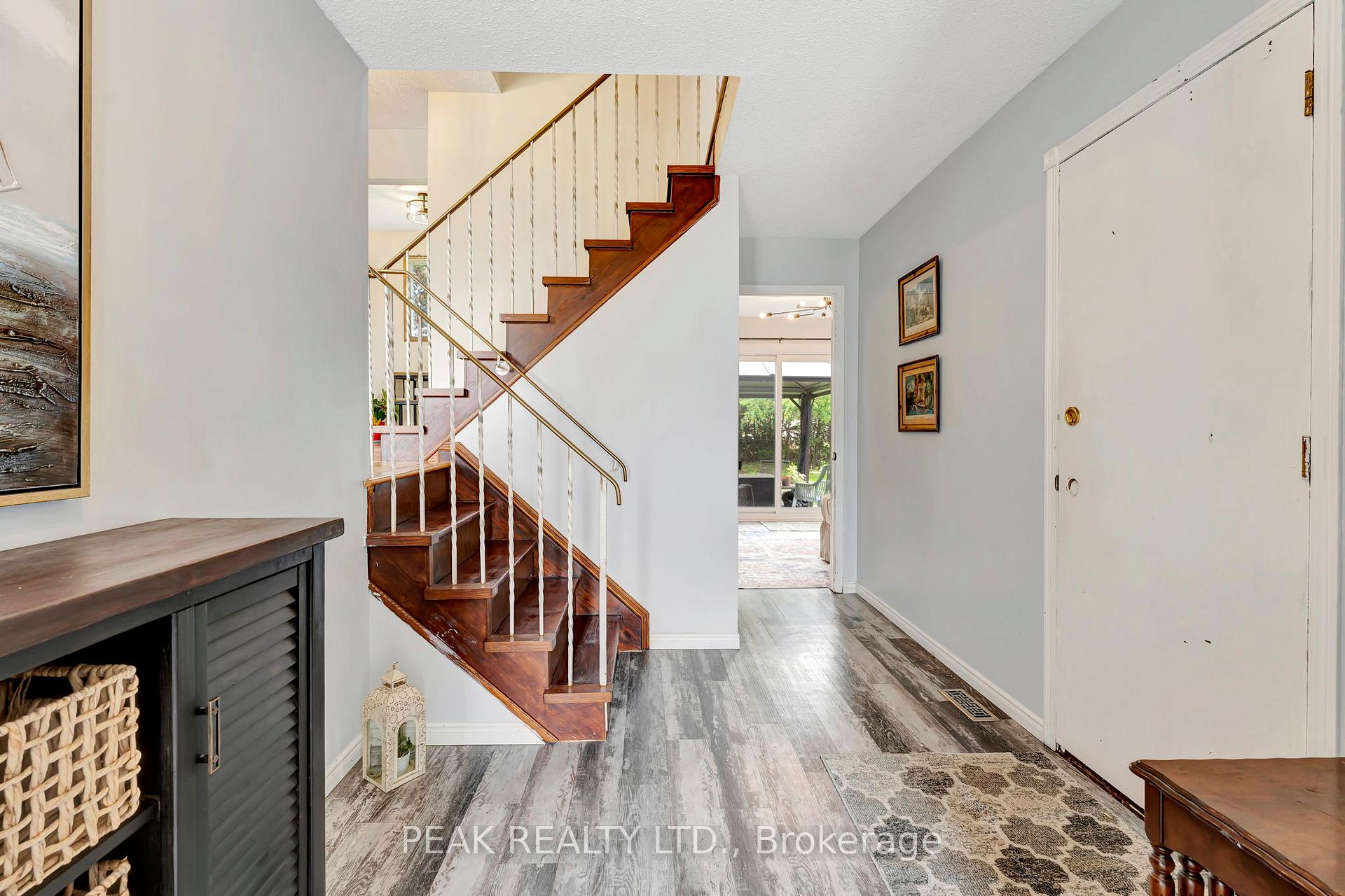 Photo 4 of 25 Trillium Way, Brant, Paris — HOMEH