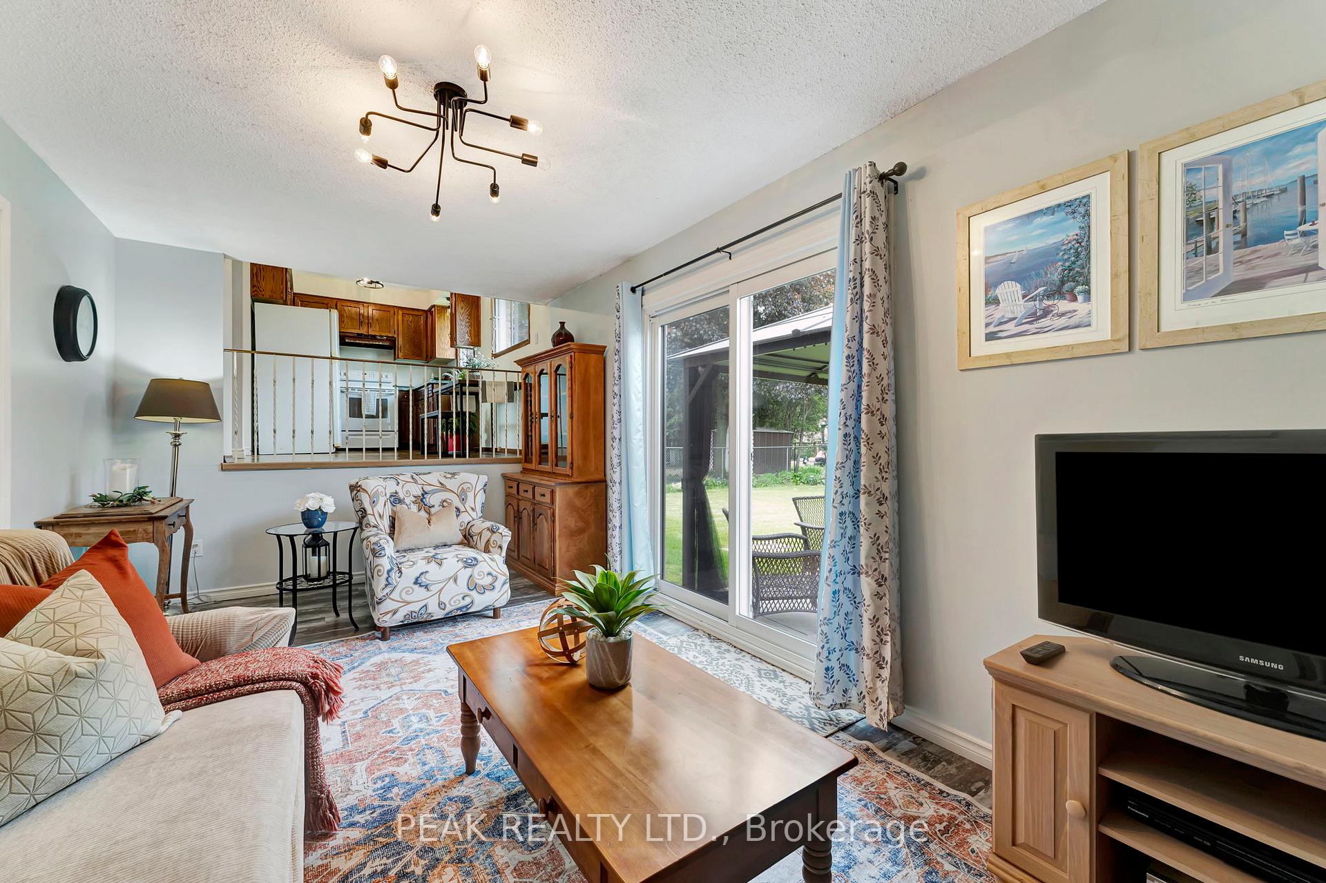 Photo 6 of 25 Trillium Way, Brant, Paris — HOMEH