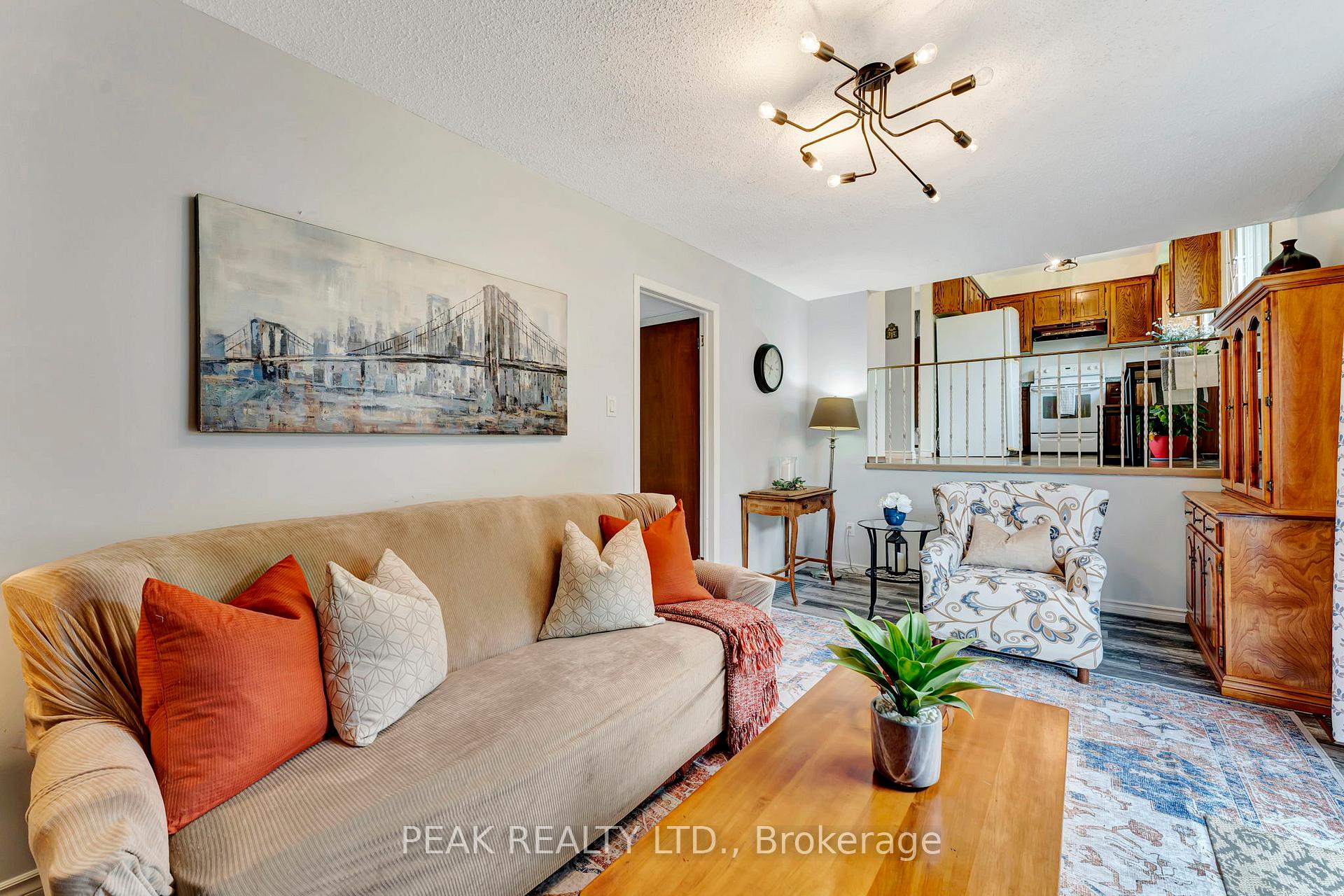 Photo 7 of 25 Trillium Way, Brant, Paris — HOMEH