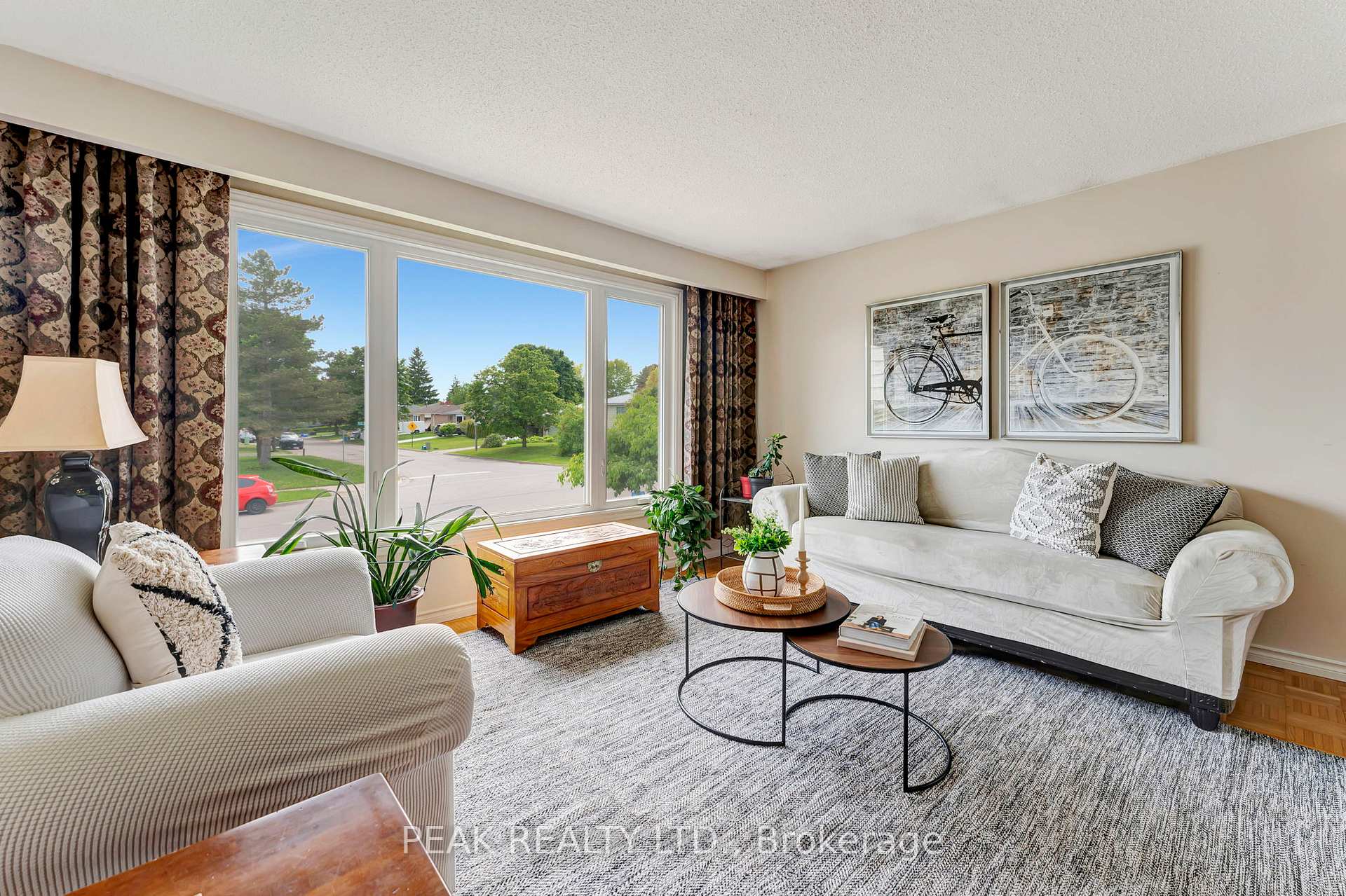 Photo 8 of 25 Trillium Way, Brant, Paris — HOMEH