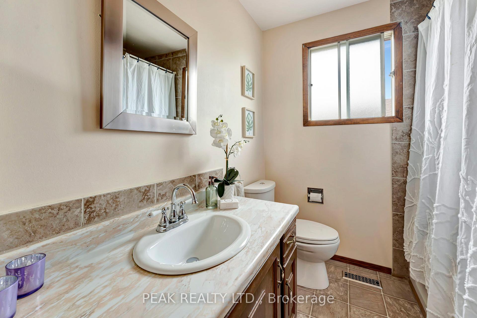 Photo 22 of 25 Trillium Way, Brant, Paris — HOMEH