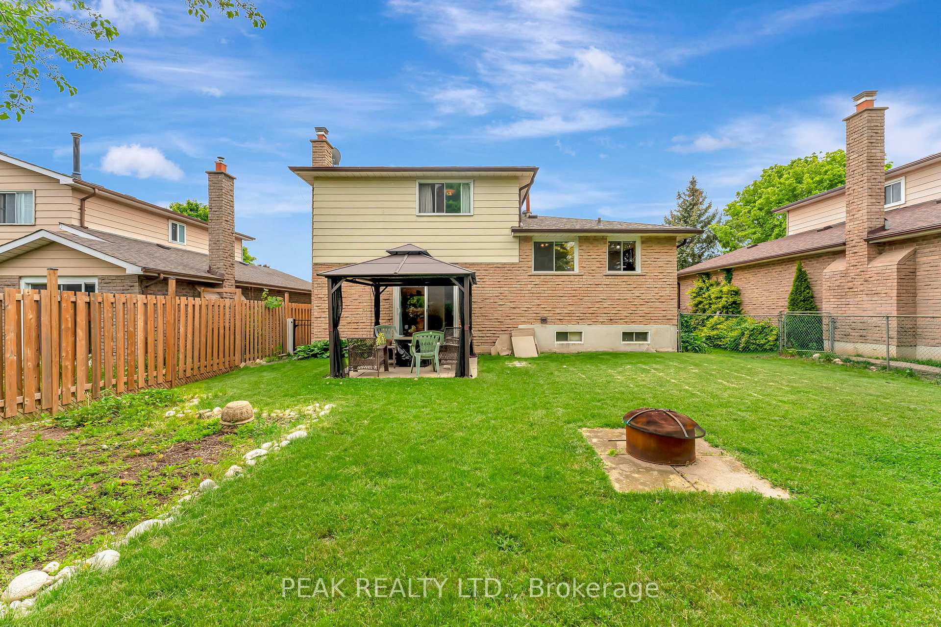 Photo 28 of 25 Trillium Way, Brant, Paris — HOMEH
