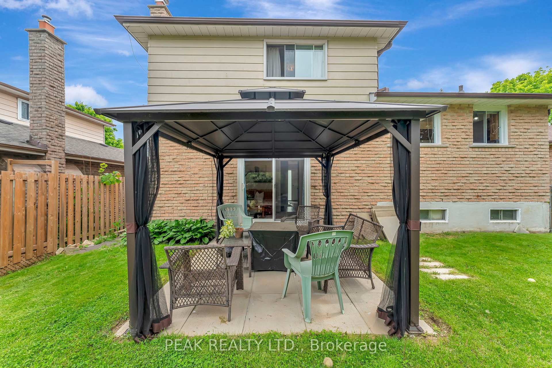 Photo 30 of 25 Trillium Way, Brant, Paris — HOMEH