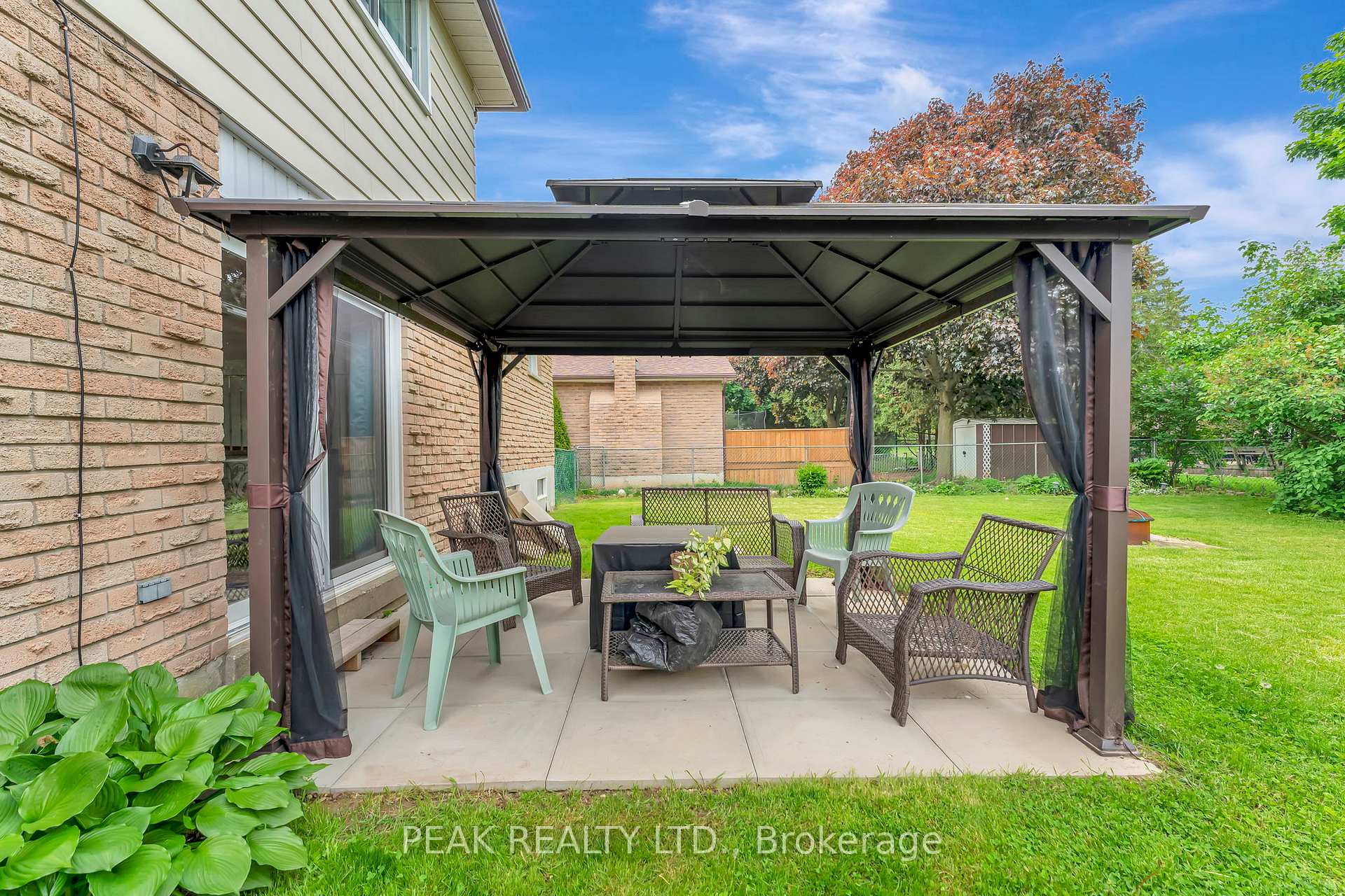 Photo 32 of 25 Trillium Way, Brant, Paris — HOMEH