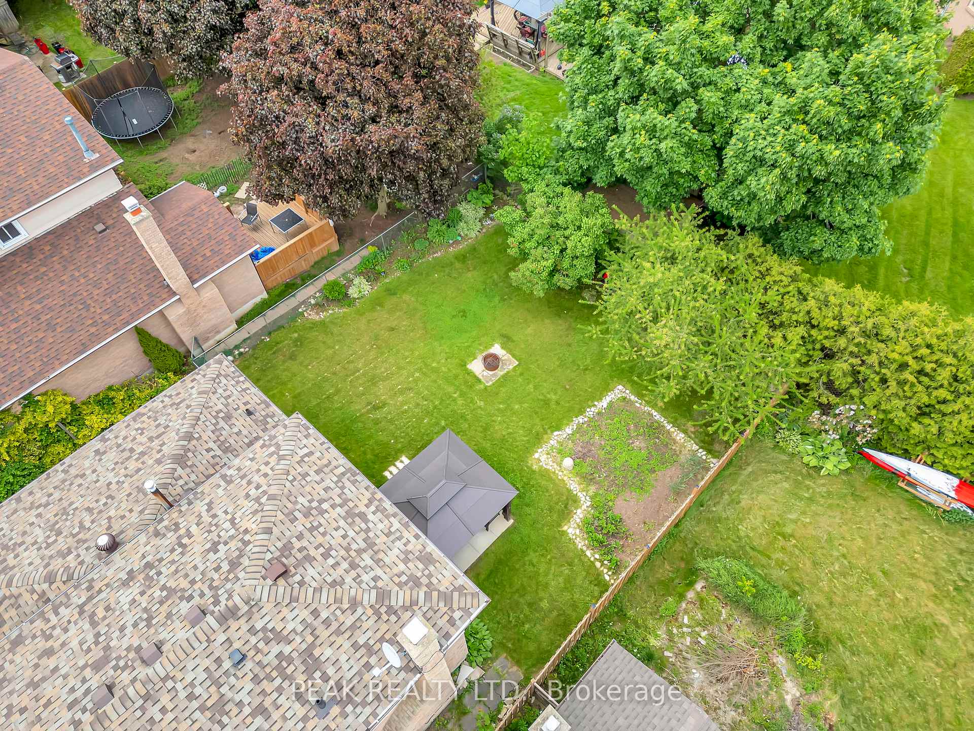 Photo 35 of 25 Trillium Way, Brant, Paris — HOMEH