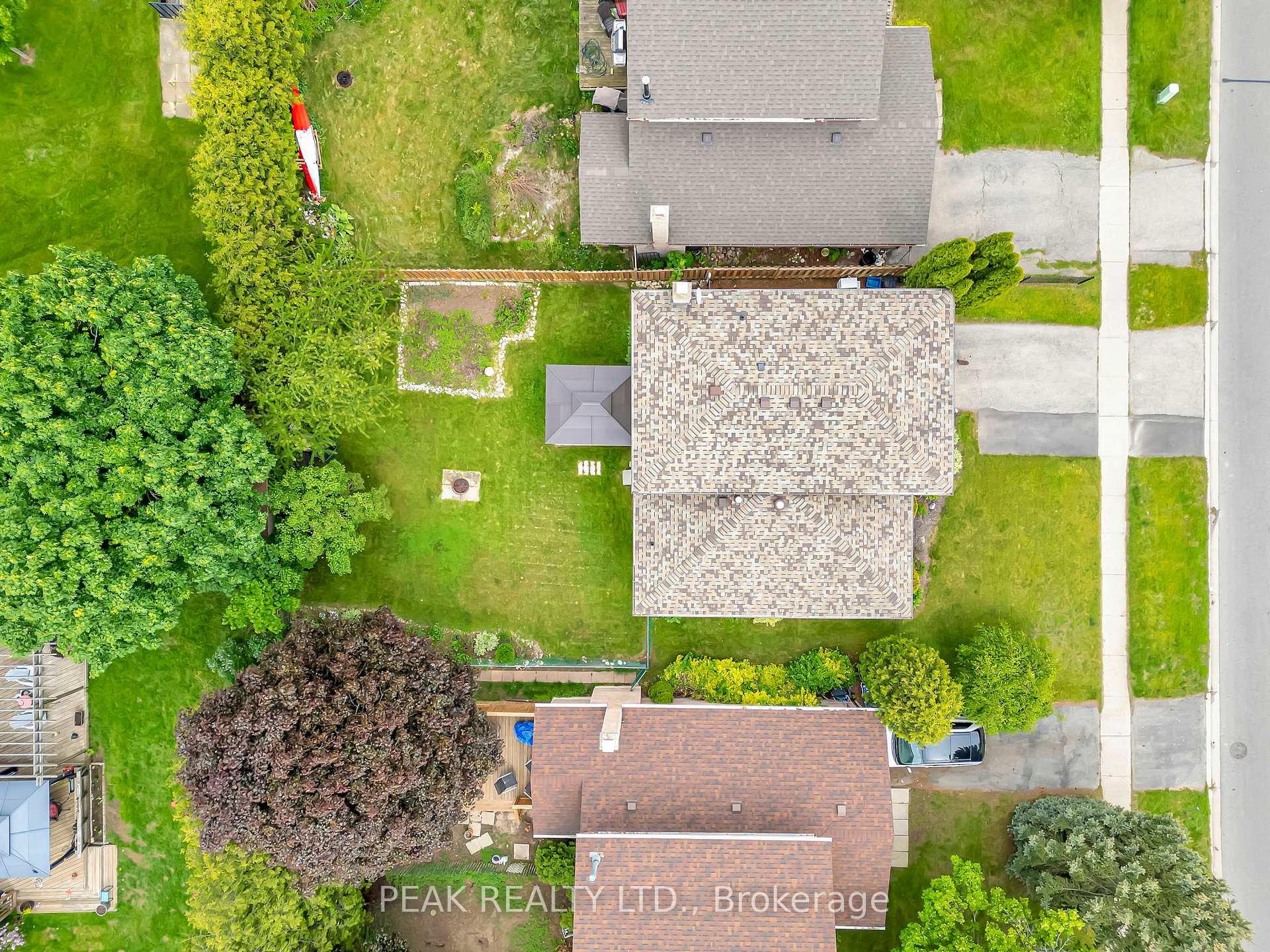 Photo 38 of 25 Trillium Way, Brant, Paris — HOMEH