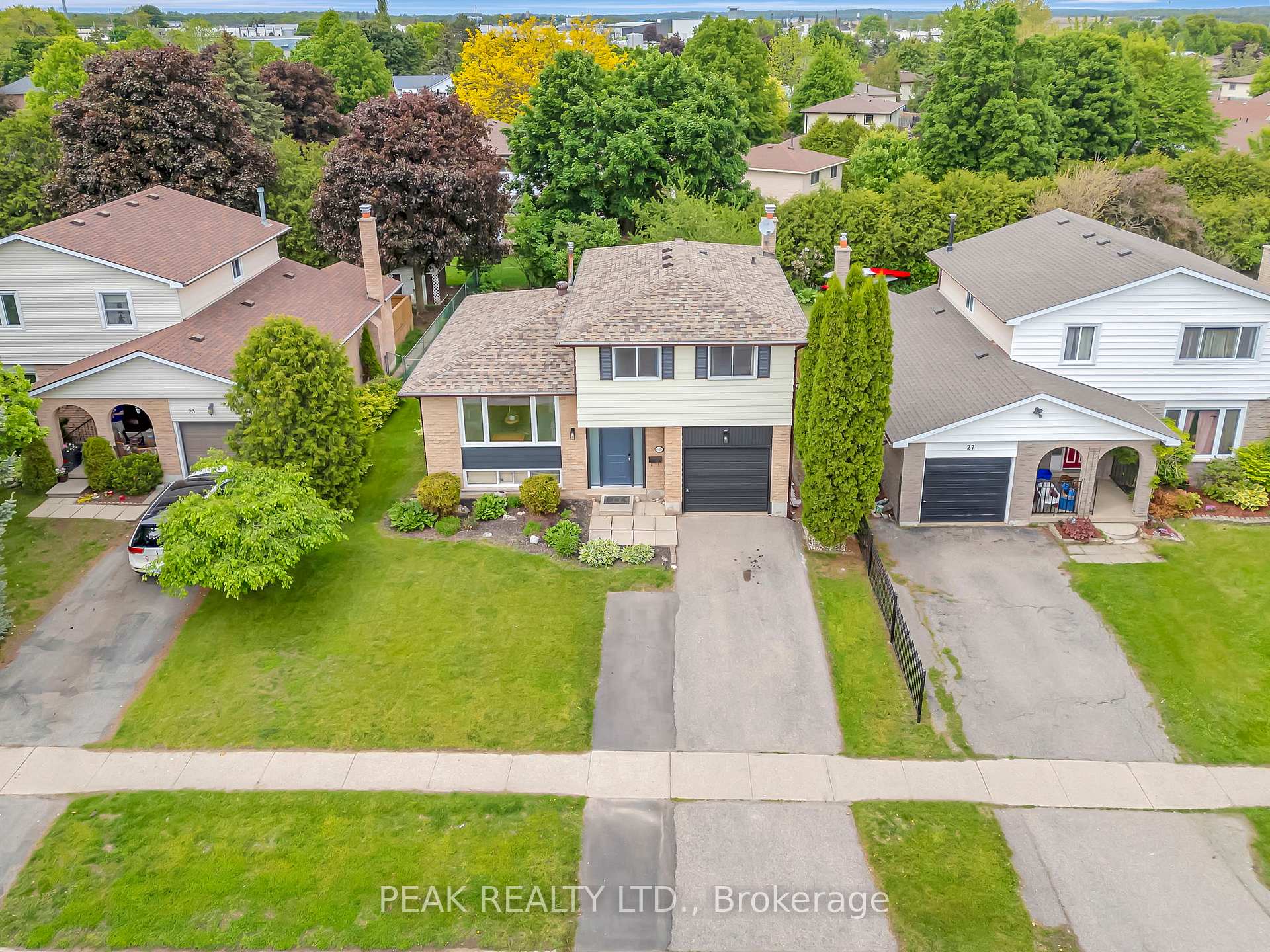 Photo 40 of 25 Trillium Way, Brant, Paris — HOMEH