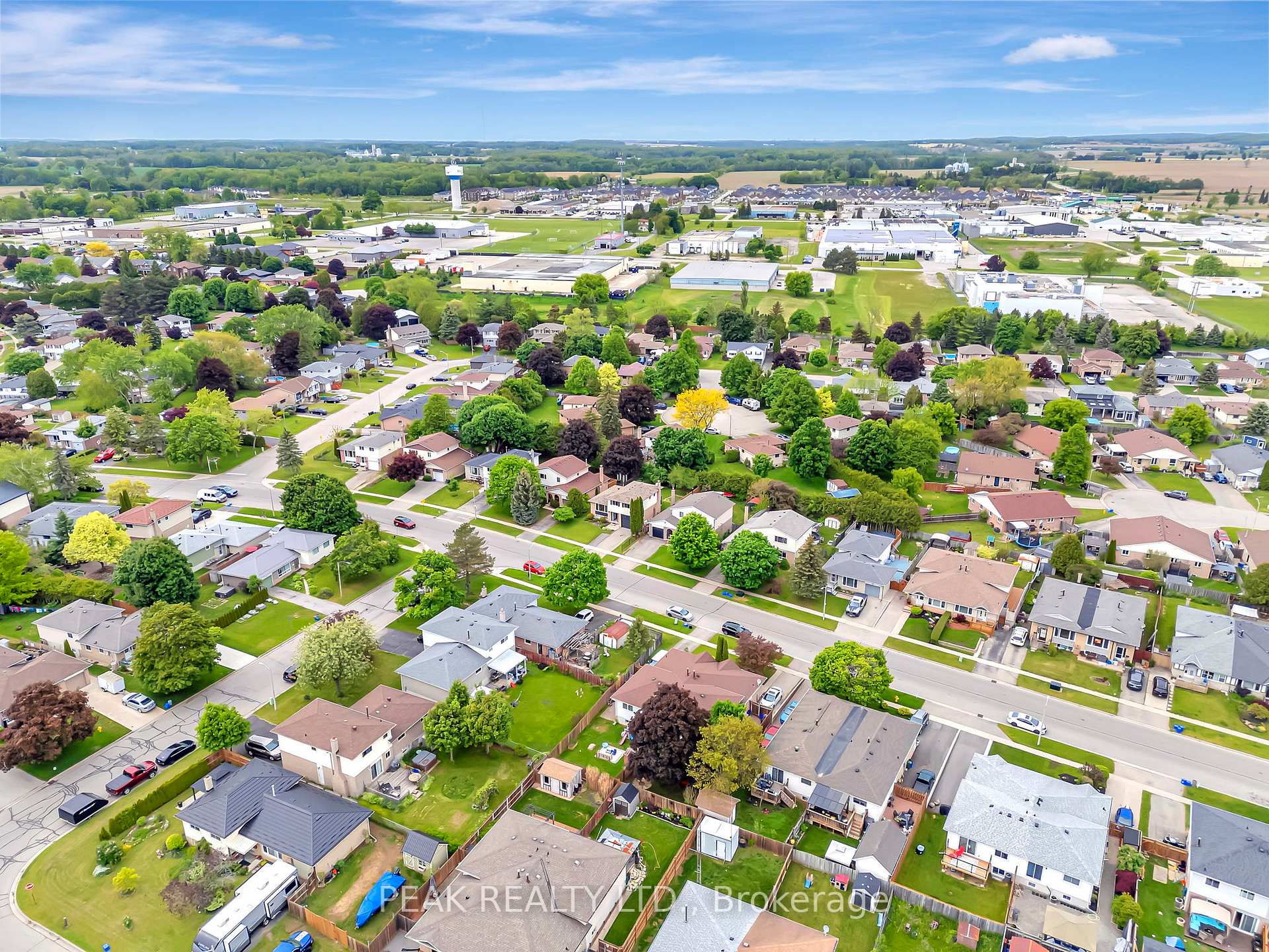 Photo 42 of 25 Trillium Way, Brant, Paris — HOMEH