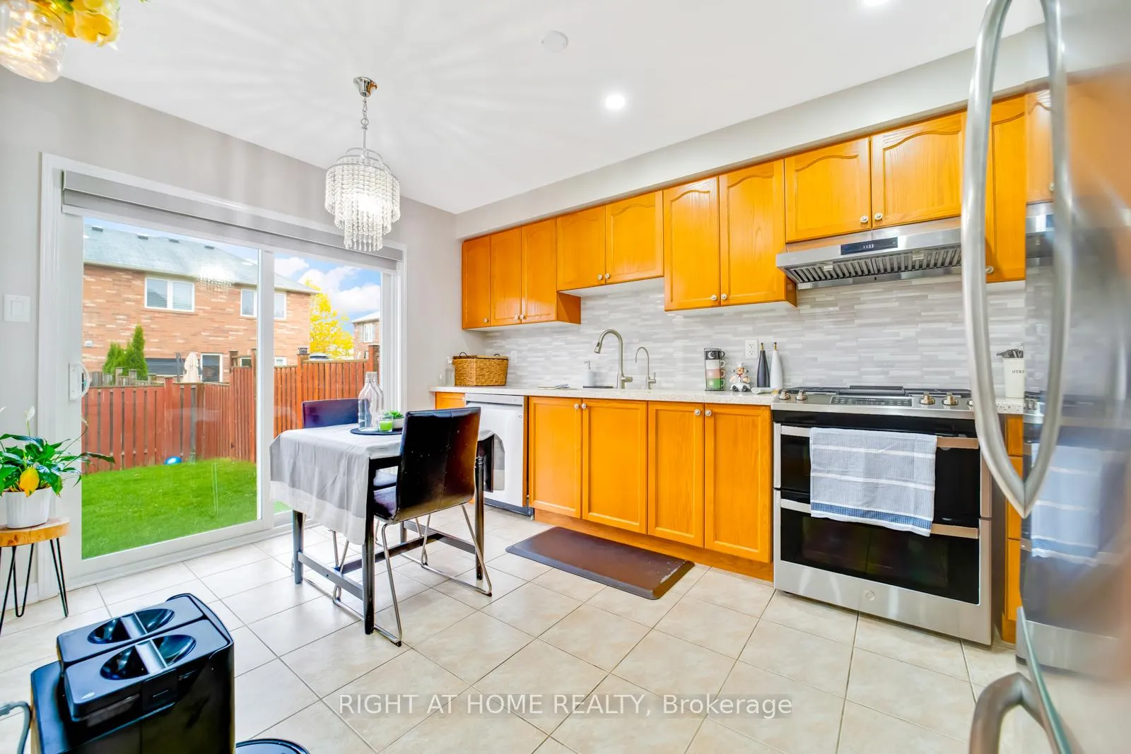 Photo 9 of 680 Cargill Path, Milton, Coates — HOMEH