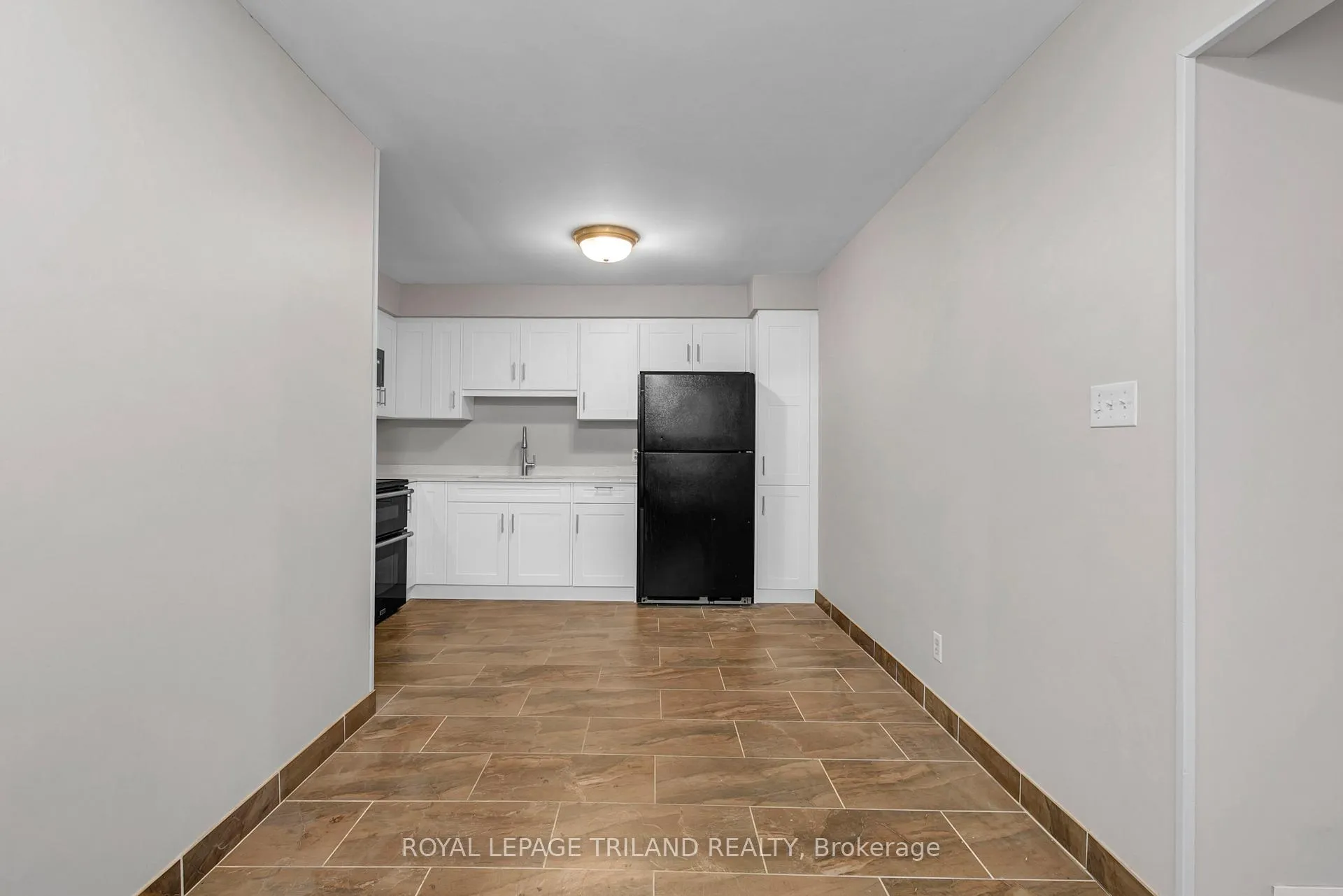 Photo 5 of Unit Unit A, 197A Cedarvale Crescent, Waterloo — HOMEH