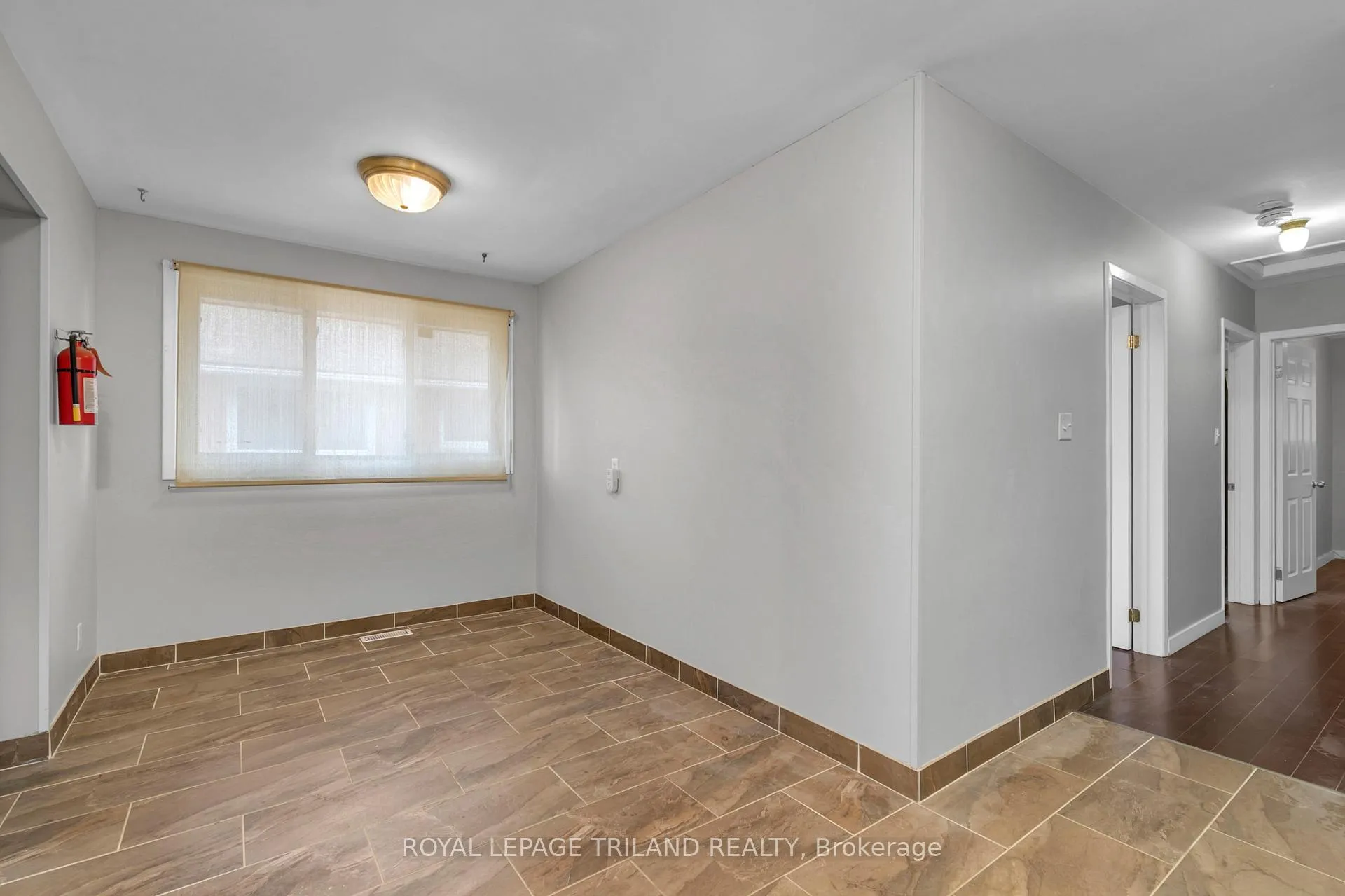 Photo 7 of Unit Unit A, 197A Cedarvale Crescent, Waterloo — HOMEH