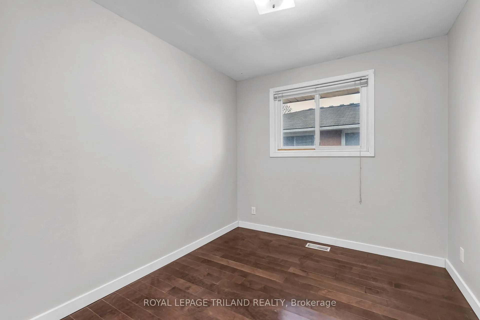 Photo 8 of Unit Unit A, 197A Cedarvale Crescent, Waterloo — HOMEH
