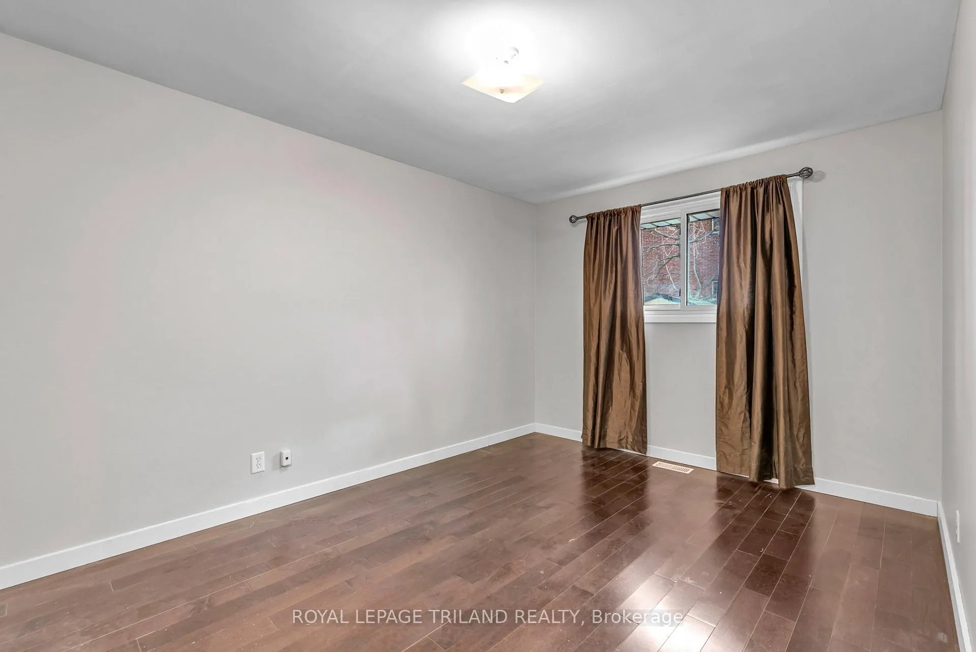Photo 10 of Unit Unit A, 197A Cedarvale Crescent, Waterloo — HOMEH