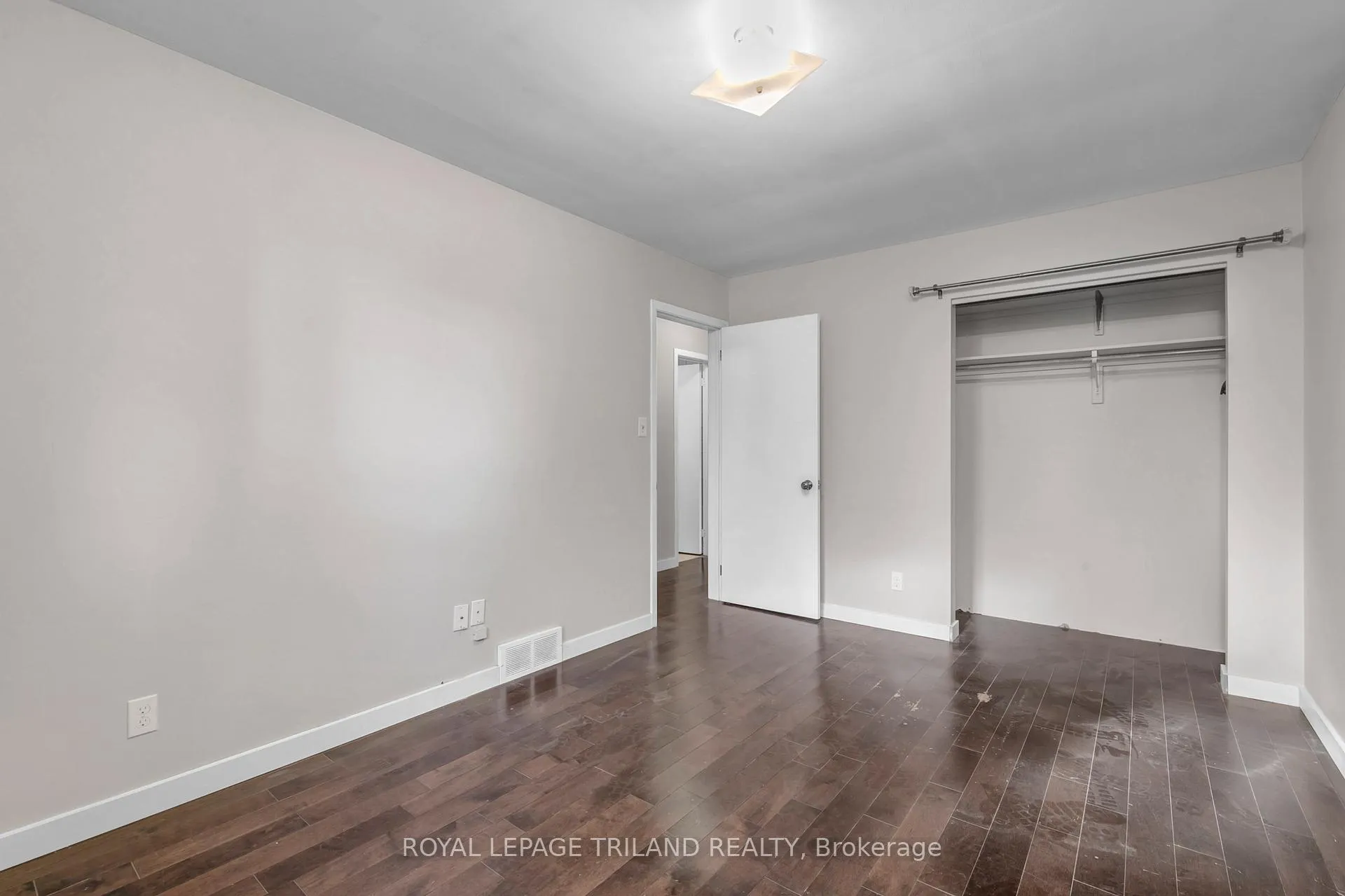 Photo 11 of Unit Unit A, 197A Cedarvale Crescent, Waterloo — HOMEH