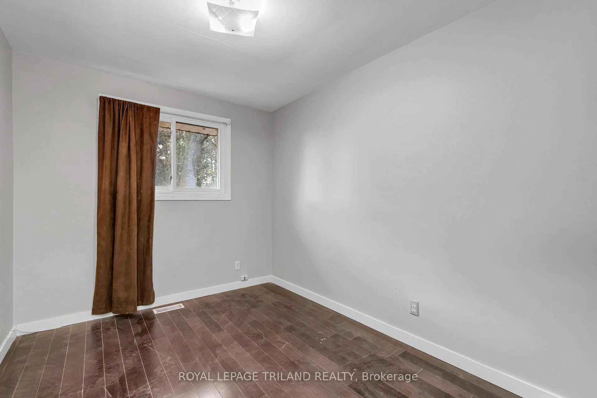 Photo 12 of Unit Unit A, 197A Cedarvale Crescent, Waterloo — HOMEH
