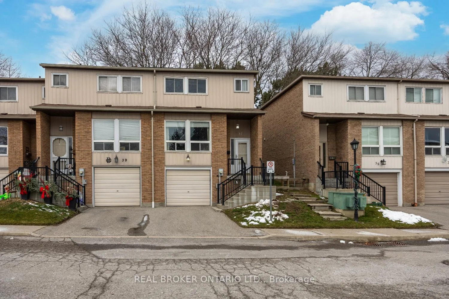 Photo 2 of 37 Macey Court, Ajax, Central West — HOMEH