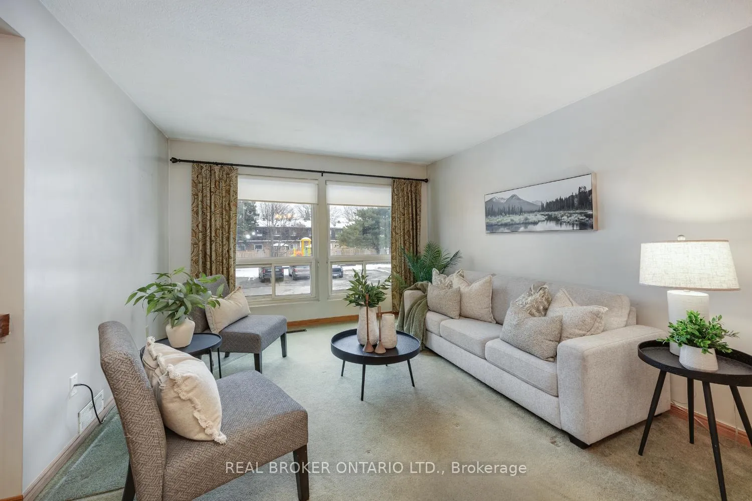Photo 3 of 37 Macey Court, Ajax, Central West — HOMEH