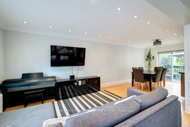 Photo 4 of 107 Divadale Drive, Toronto, Leaside — HOMEH