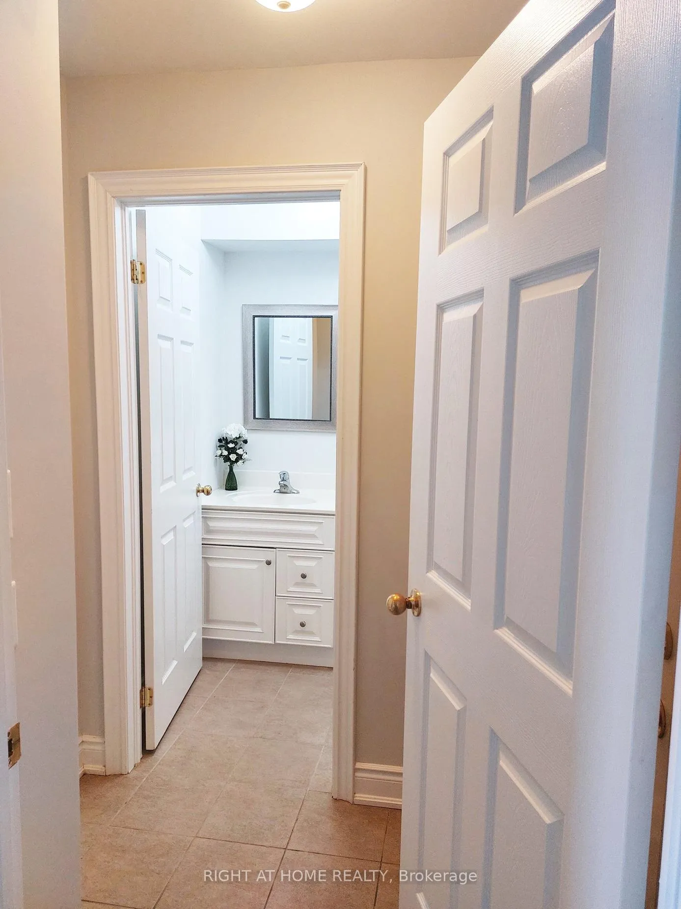 Photo 8 of 19 Peartree Court, Barrie, Allandale — HOMEH