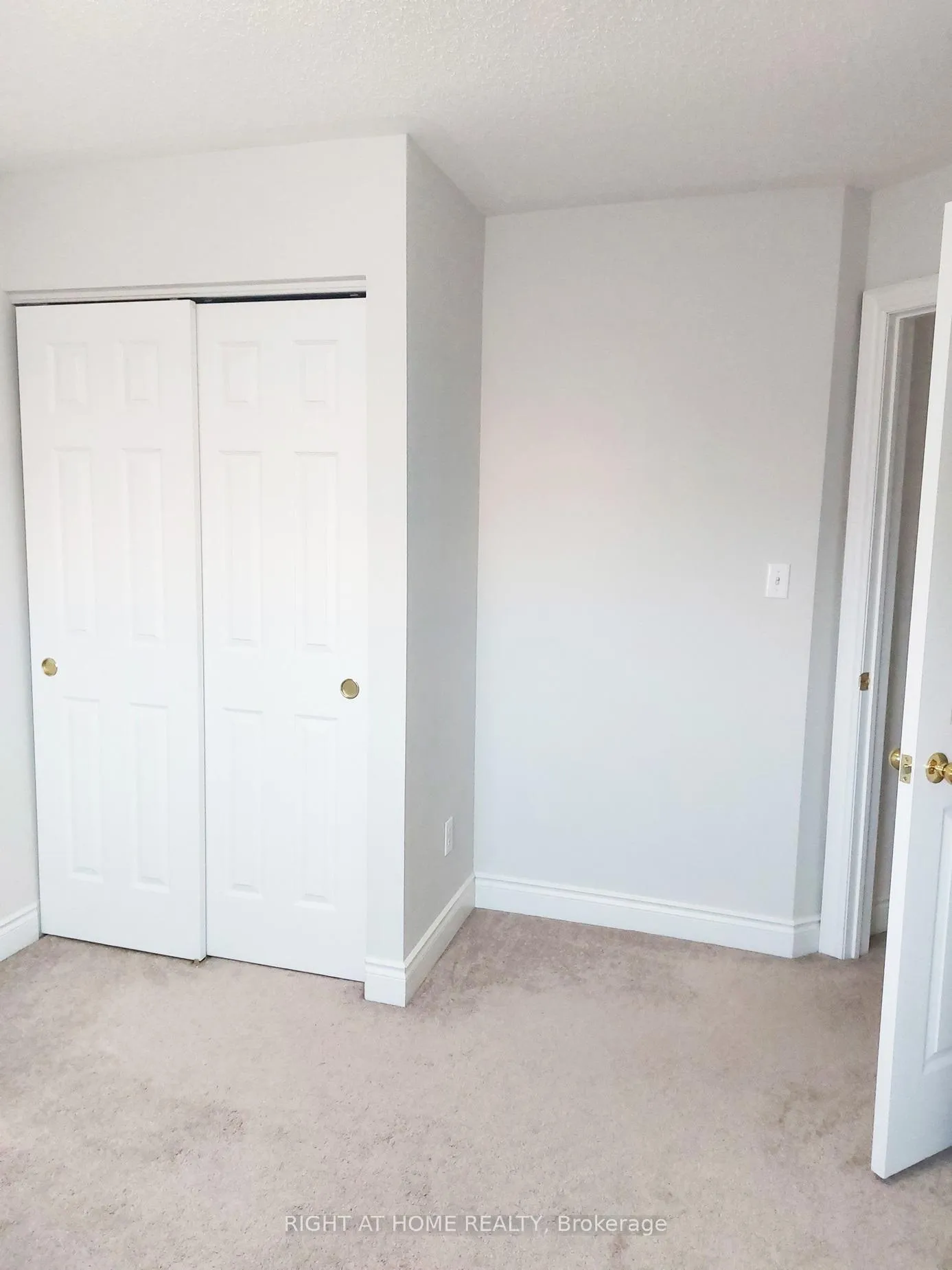 Photo 12 of 19 Peartree Court, Barrie, Allandale — HOMEH