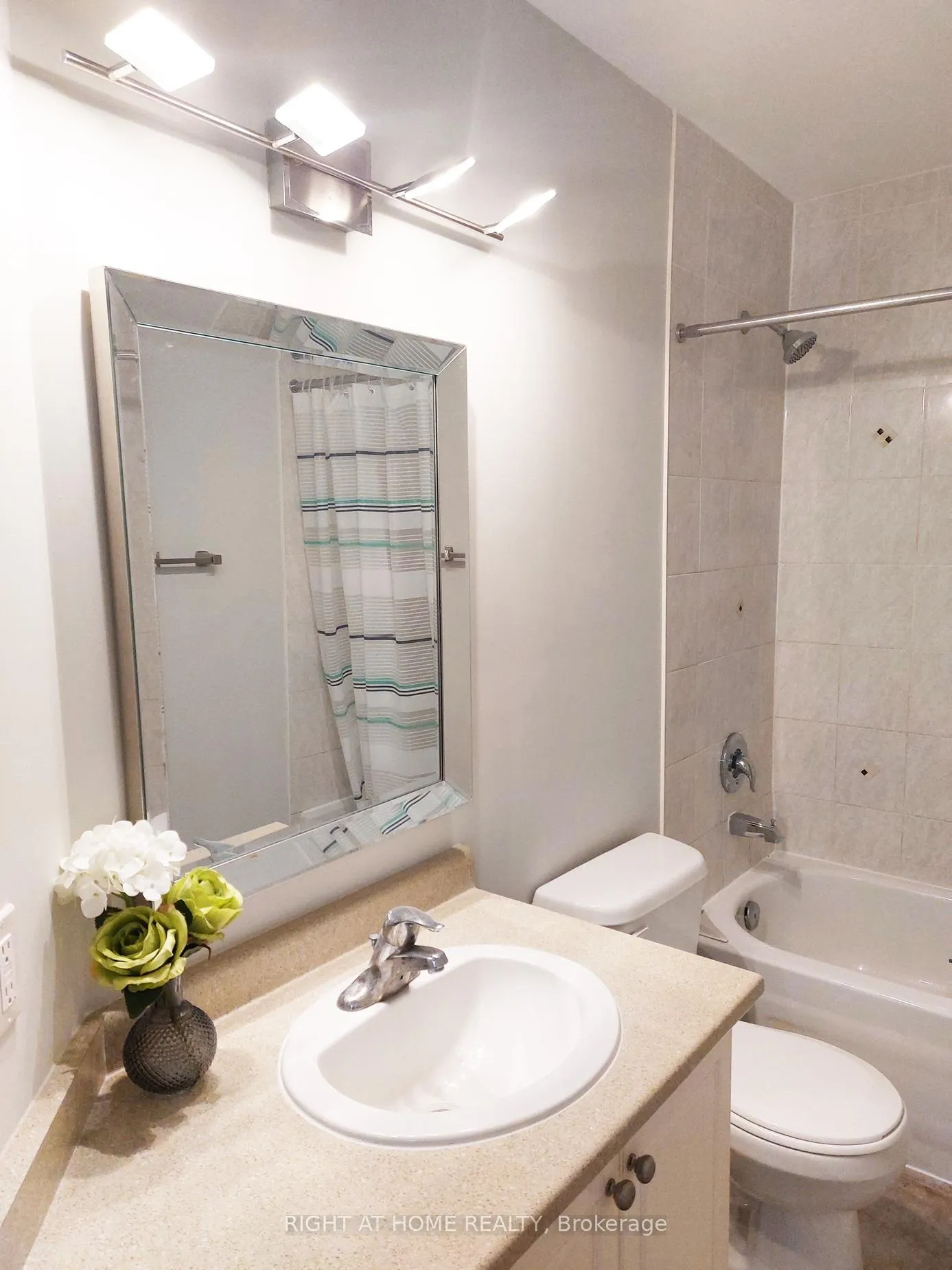 Photo 14 of 19 Peartree Court, Barrie, Allandale — HOMEH