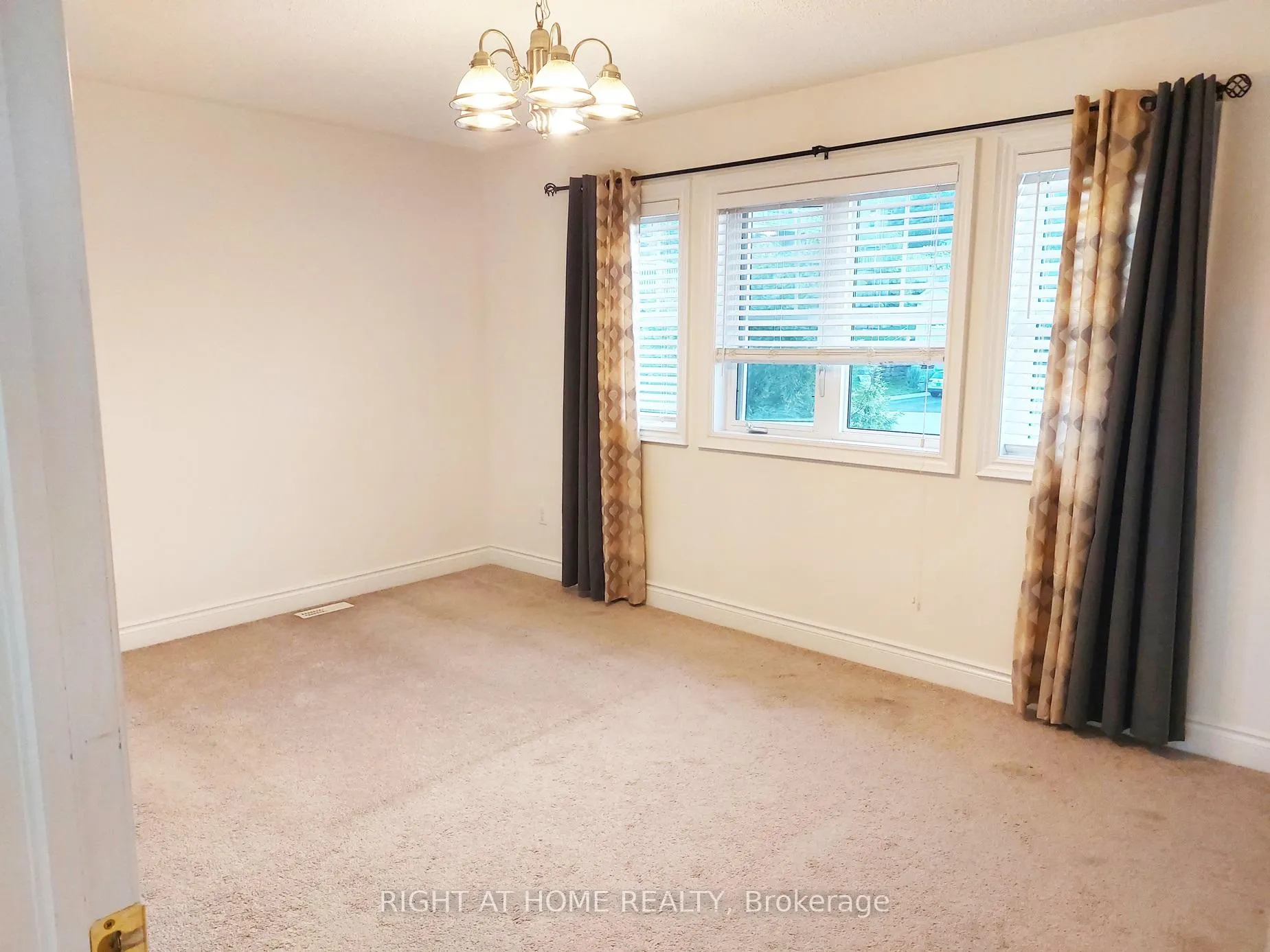 Photo 15 of 19 Peartree Court, Barrie, Allandale — HOMEH