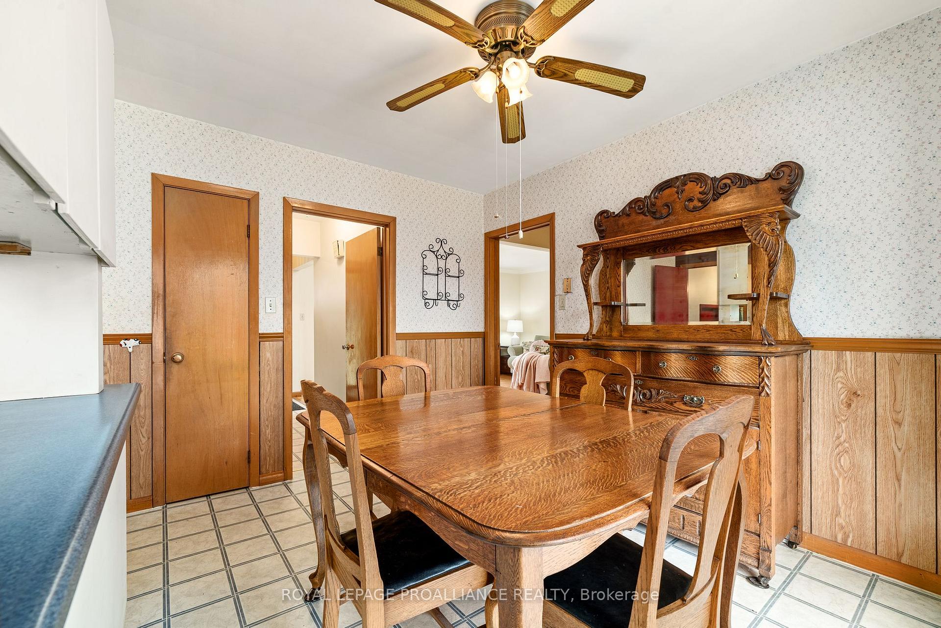 Photo 13 of 26 Harris Crescent, Belleville, Belleville Ward — HOMEH