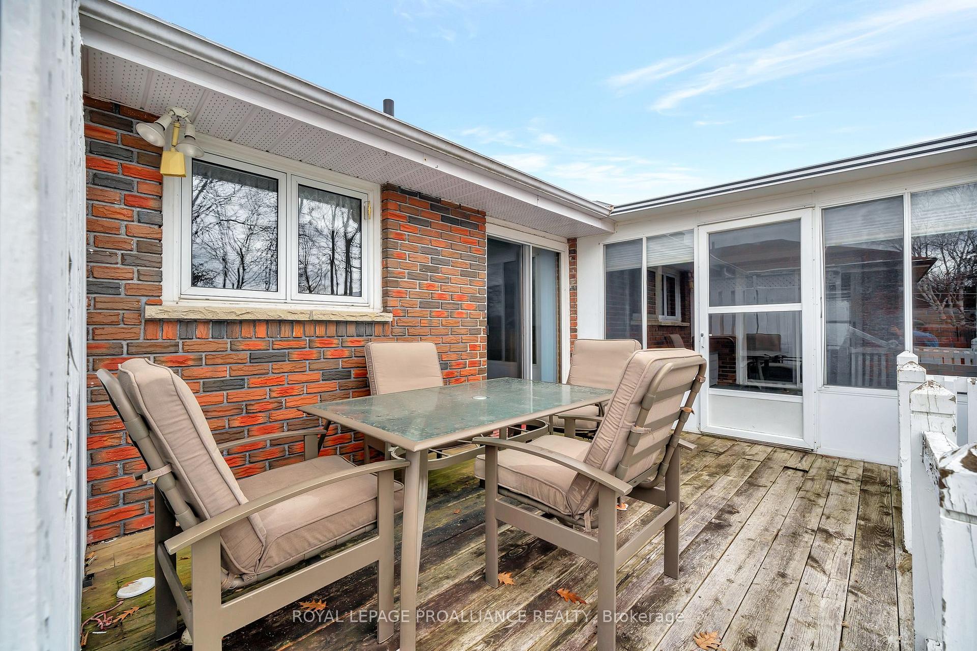 Photo 33 of 26 Harris Crescent, Belleville, Belleville Ward — HOMEH