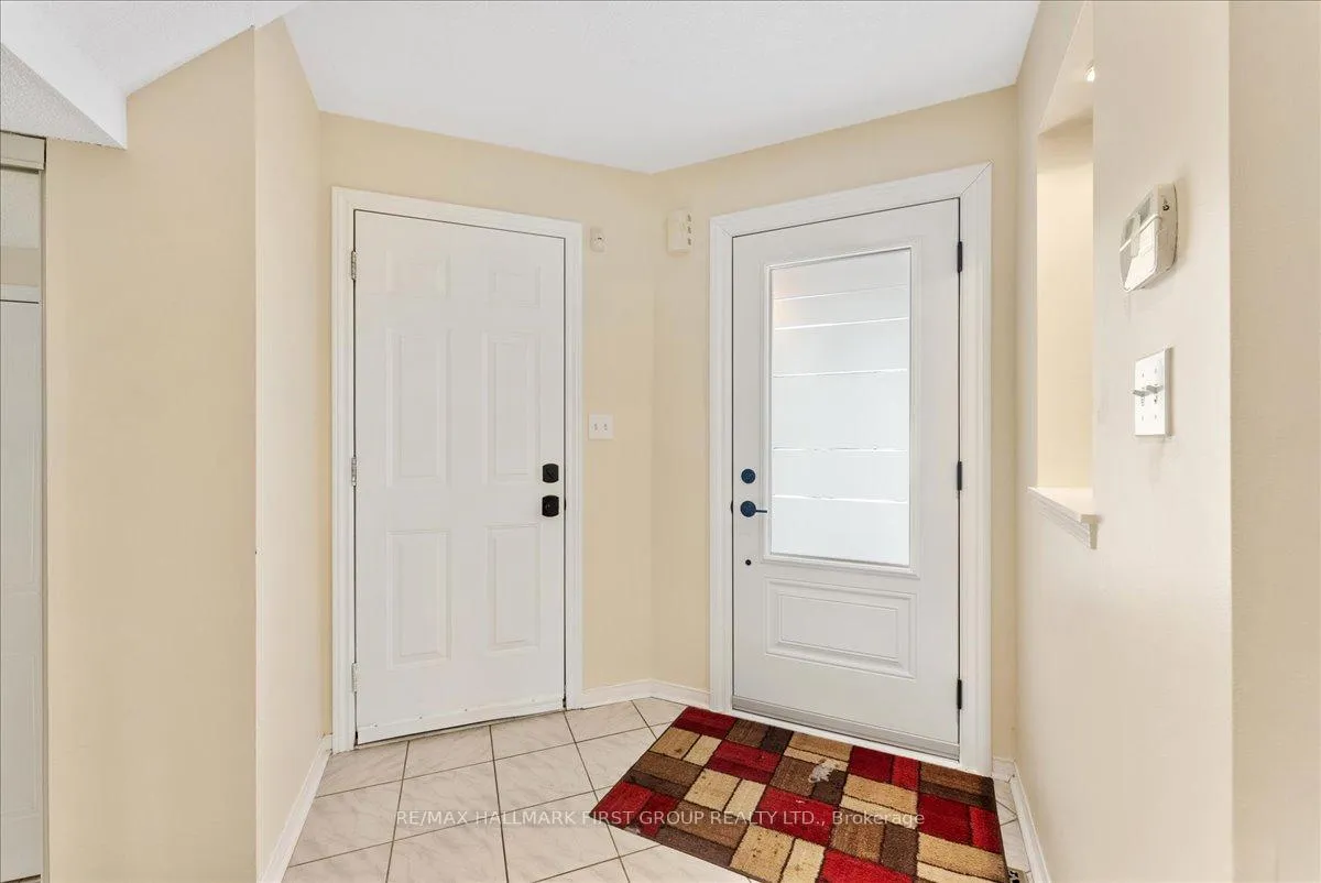 Photo 3 of 34 Inlet Bay Drive, Whitby, Port Whitby — HOMEH