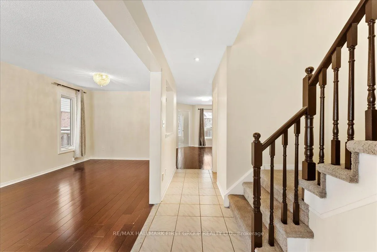 Photo 4 of 34 Inlet Bay Drive, Whitby, Port Whitby — HOMEH