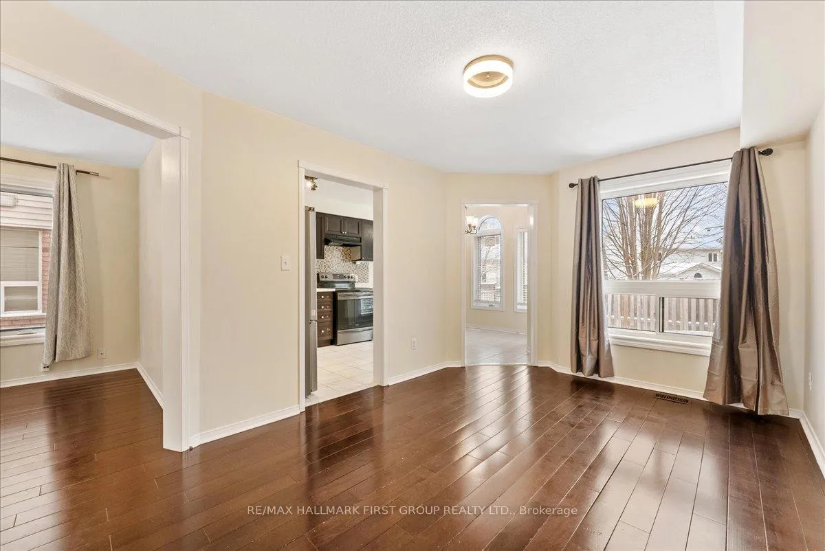 Photo 9 of 34 Inlet Bay Drive, Whitby, Port Whitby — HOMEH