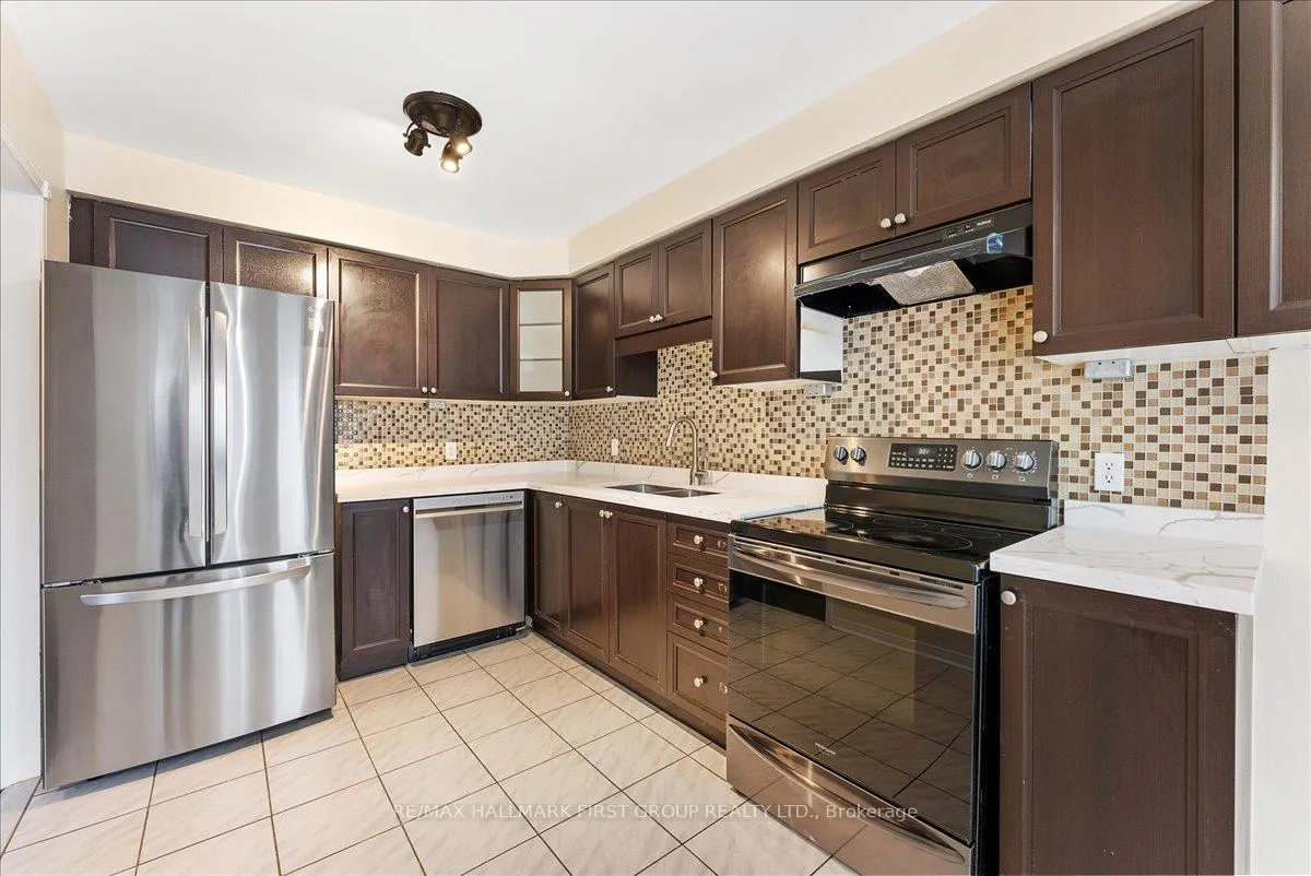 Photo 12 of 34 Inlet Bay Drive, Whitby, Port Whitby — HOMEH