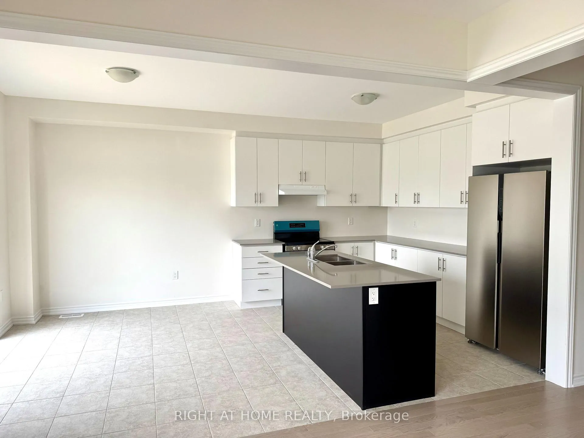 Photo 5 of 8 Lawrence D. Pridham Avenue, New Tecumseth, Rural New Tecumseth — HOMEH