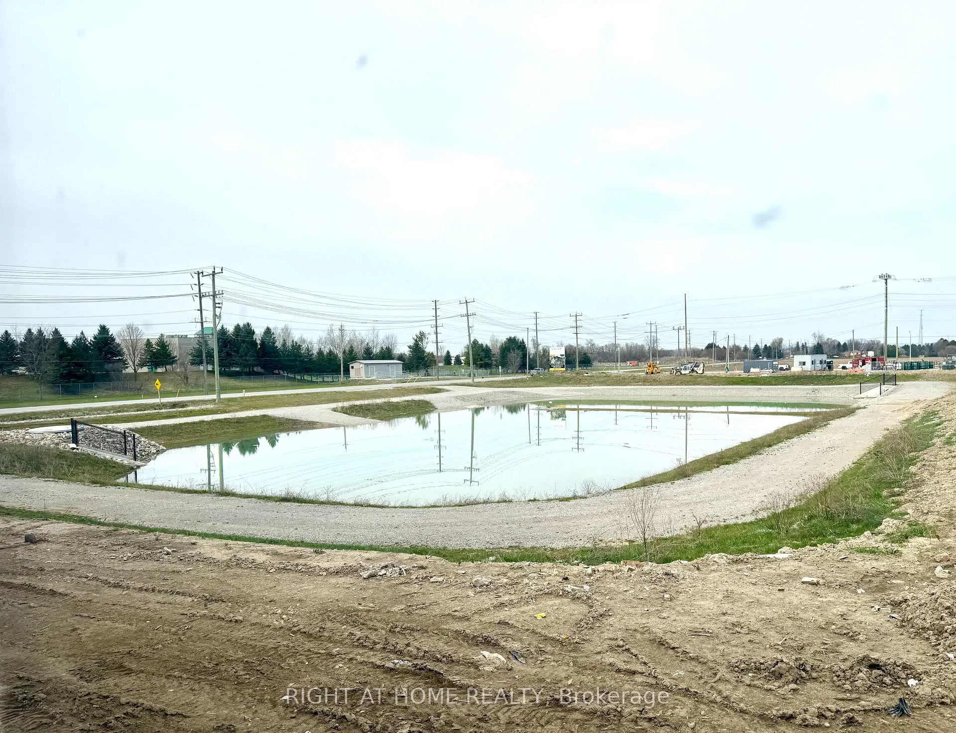 Photo 13 of 8 Lawrence D. Pridham Avenue, New Tecumseth, Rural New Tecumseth — HOMEH