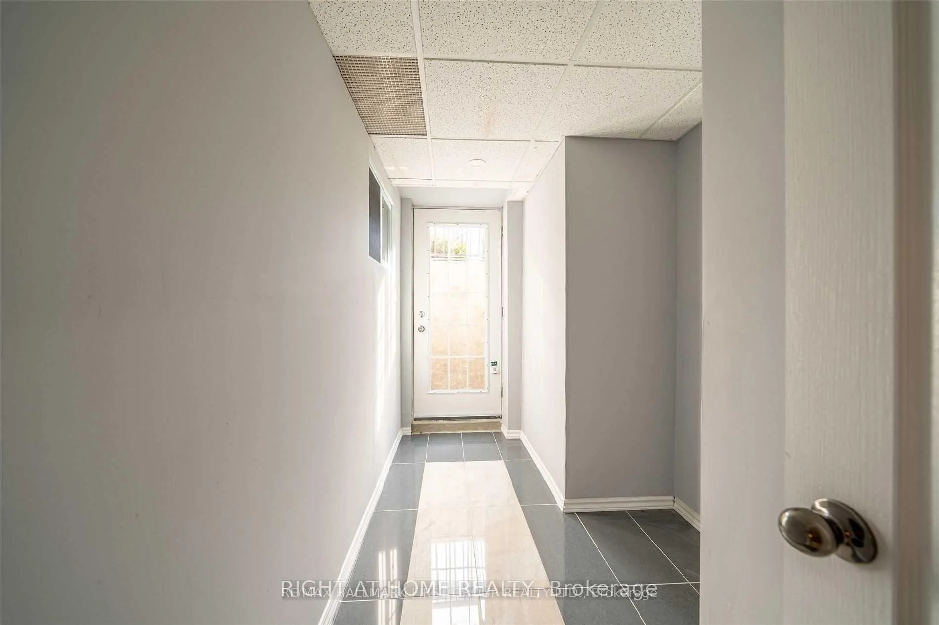 Photo 3 of 50 Griffen Place, Whitby, Rolling Acres — HOMEH