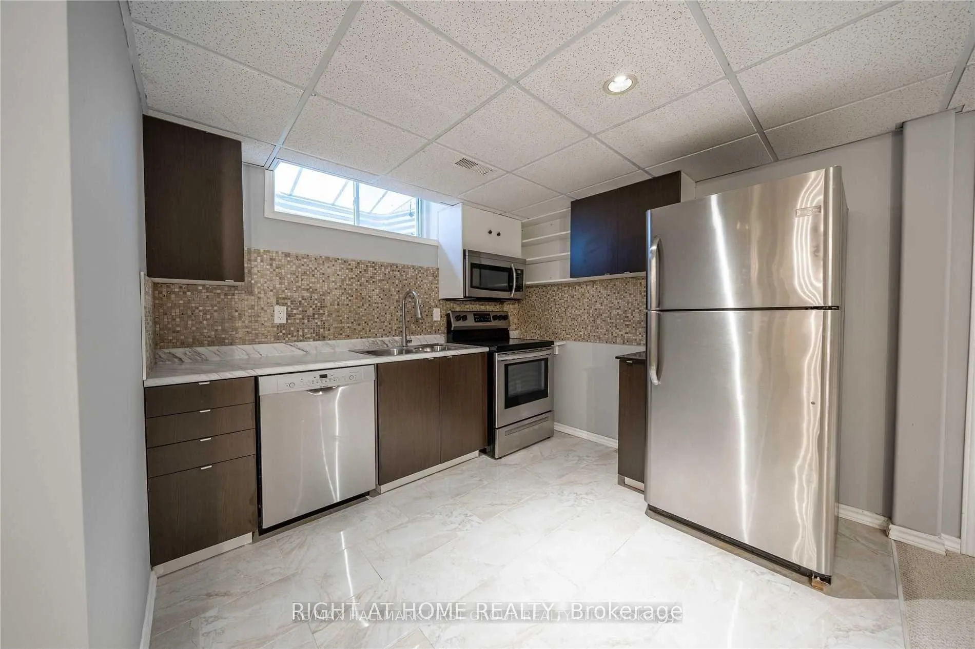Photo 6 of 50 Griffen Place, Whitby, Rolling Acres — HOMEH