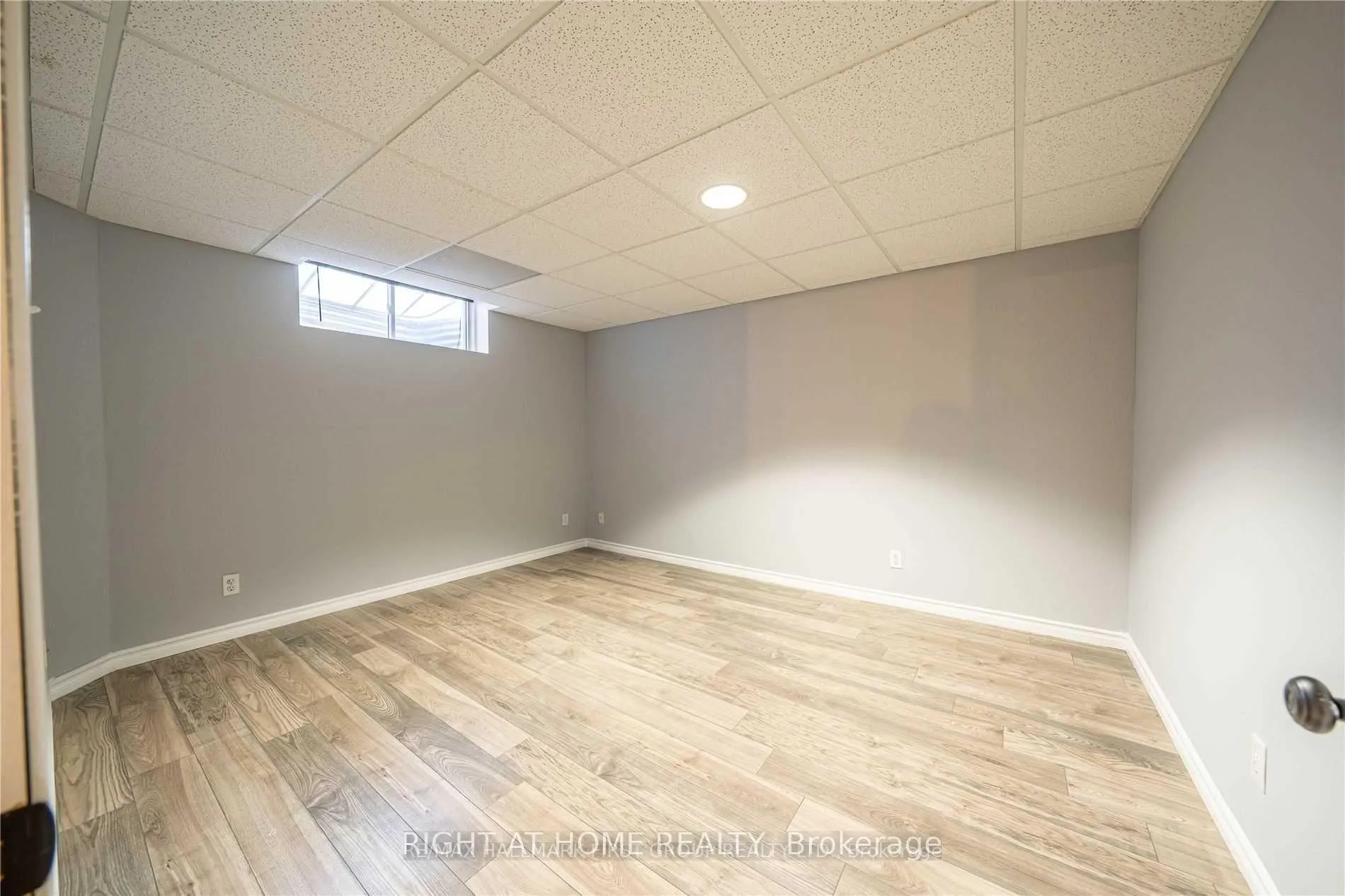 Photo 10 of 50 Griffen Place, Whitby, Rolling Acres — HOMEH