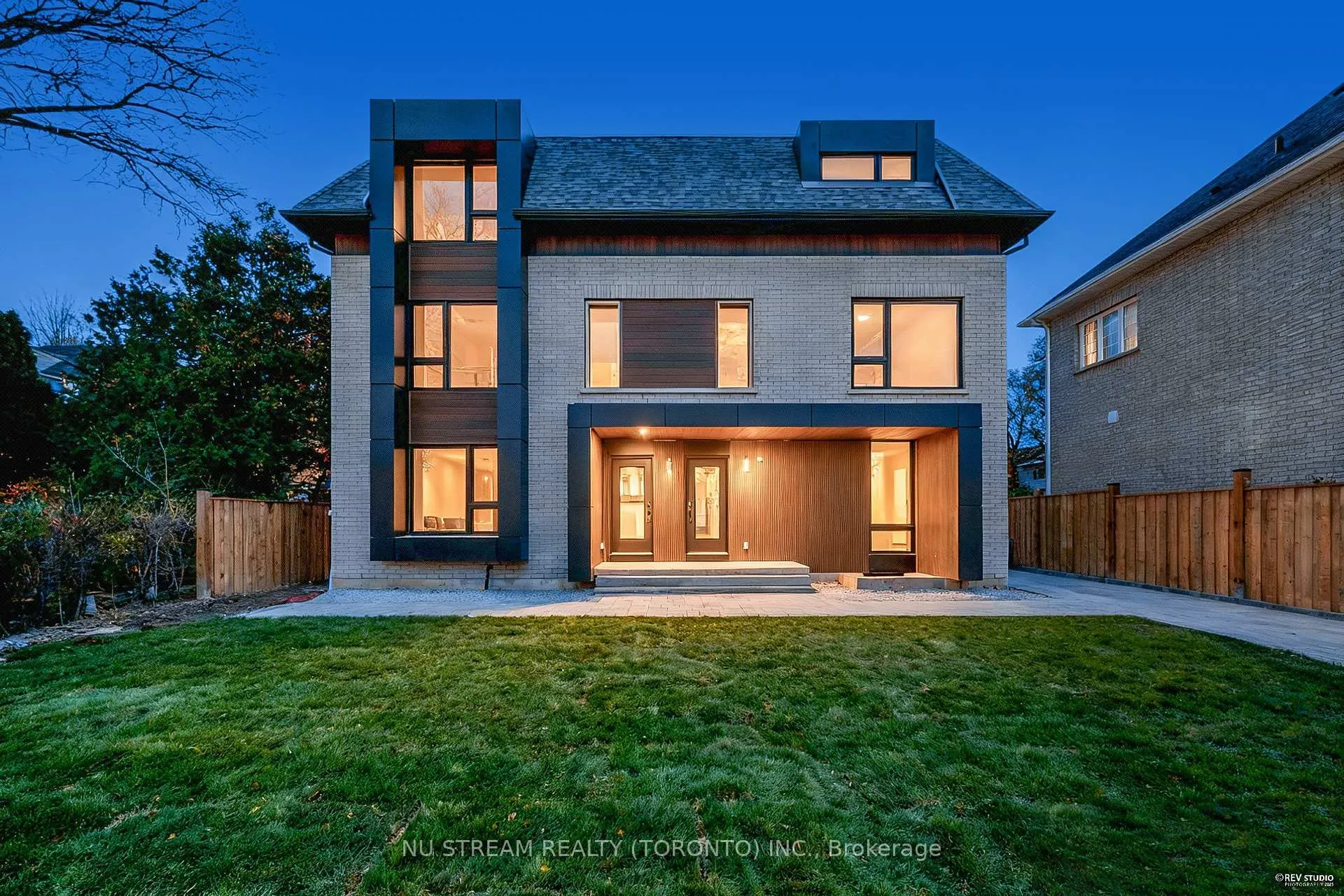 Photo 1 of Unit Unit#3, 25 Devondale Avenue, North York, Newtonbrook West — HOMEH