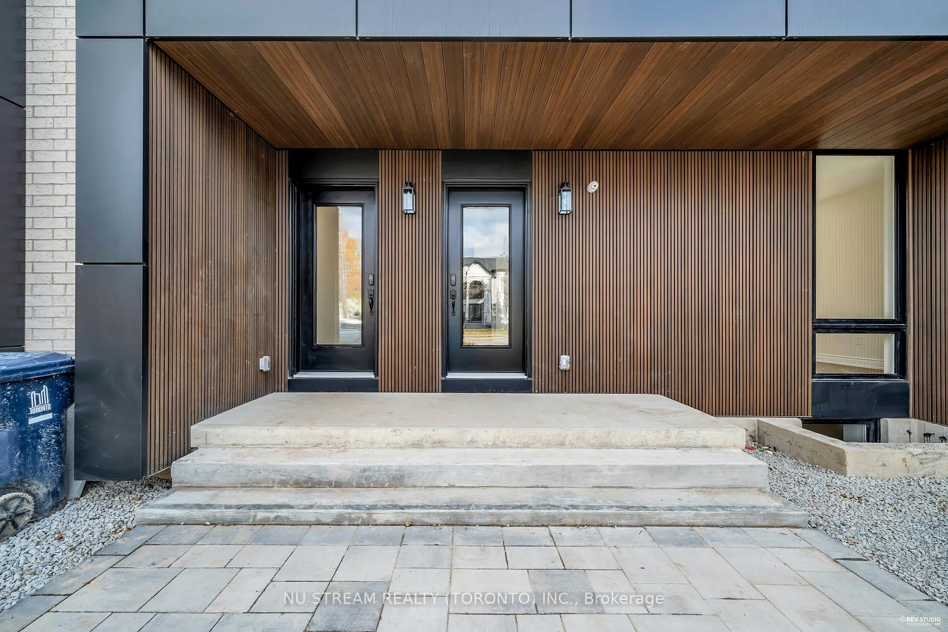 Photo 2 of Unit Unit#3, 25 Devondale Avenue, North York, Newtonbrook West — HOMEH