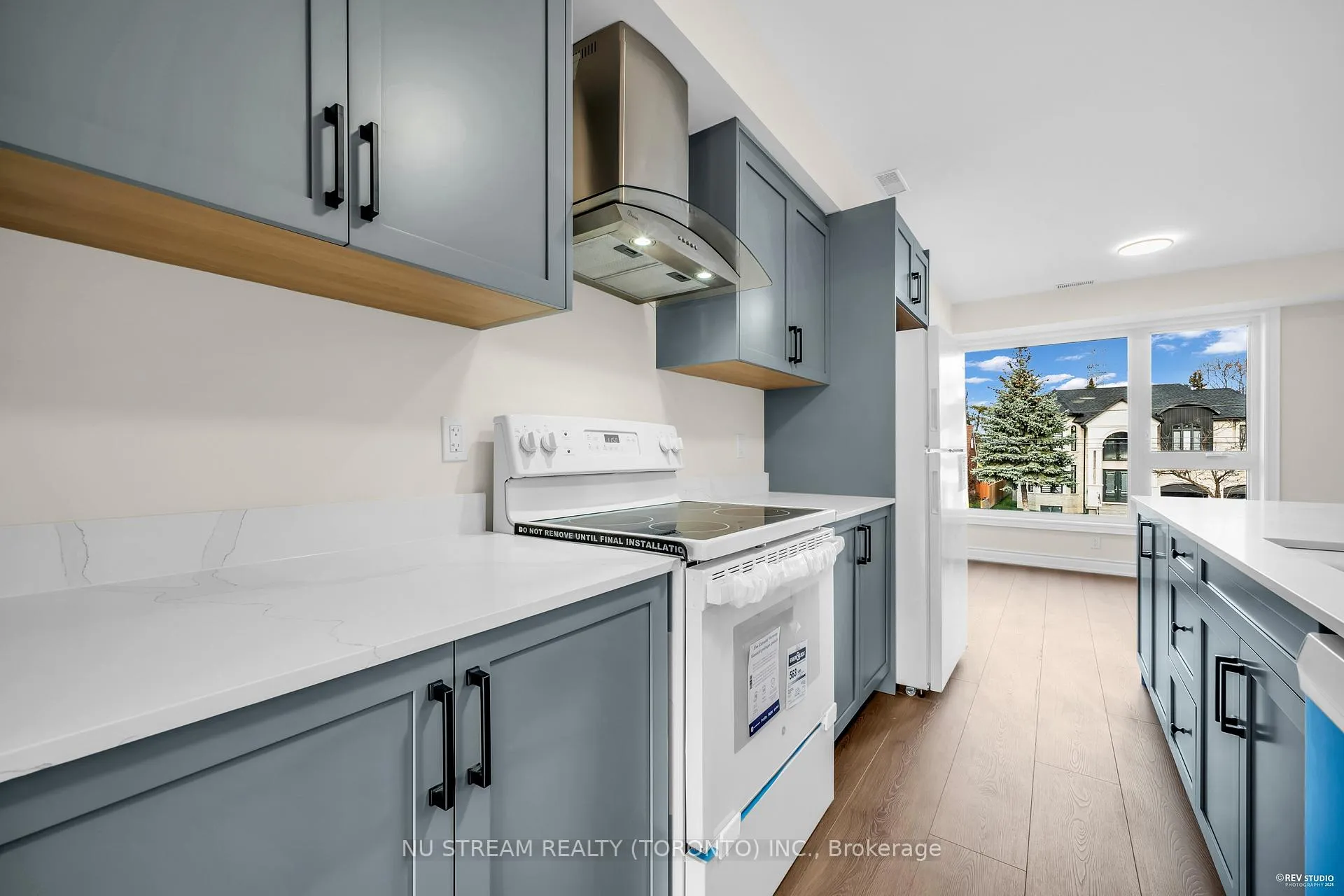 Photo 6 of Unit Unit#3, 25 Devondale Avenue, North York, Newtonbrook West — HOMEH