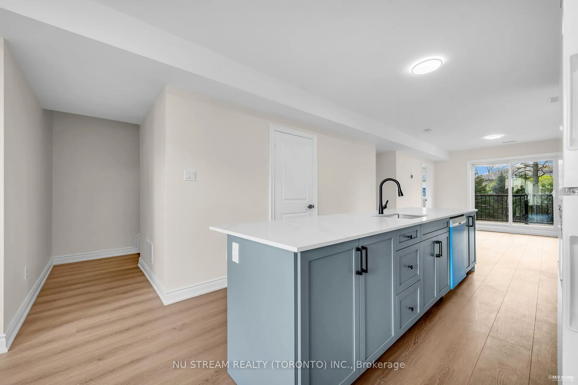 Photo 7 of Unit Unit#3, 25 Devondale Avenue, North York, Newtonbrook West — HOMEH