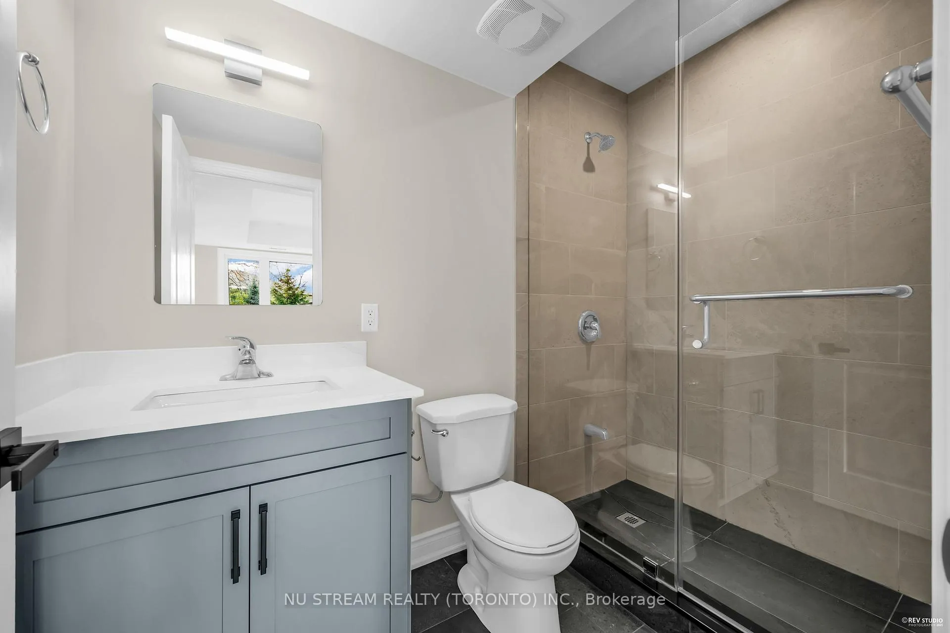 Photo 10 of Unit Unit#3, 25 Devondale Avenue, North York, Newtonbrook West — HOMEH