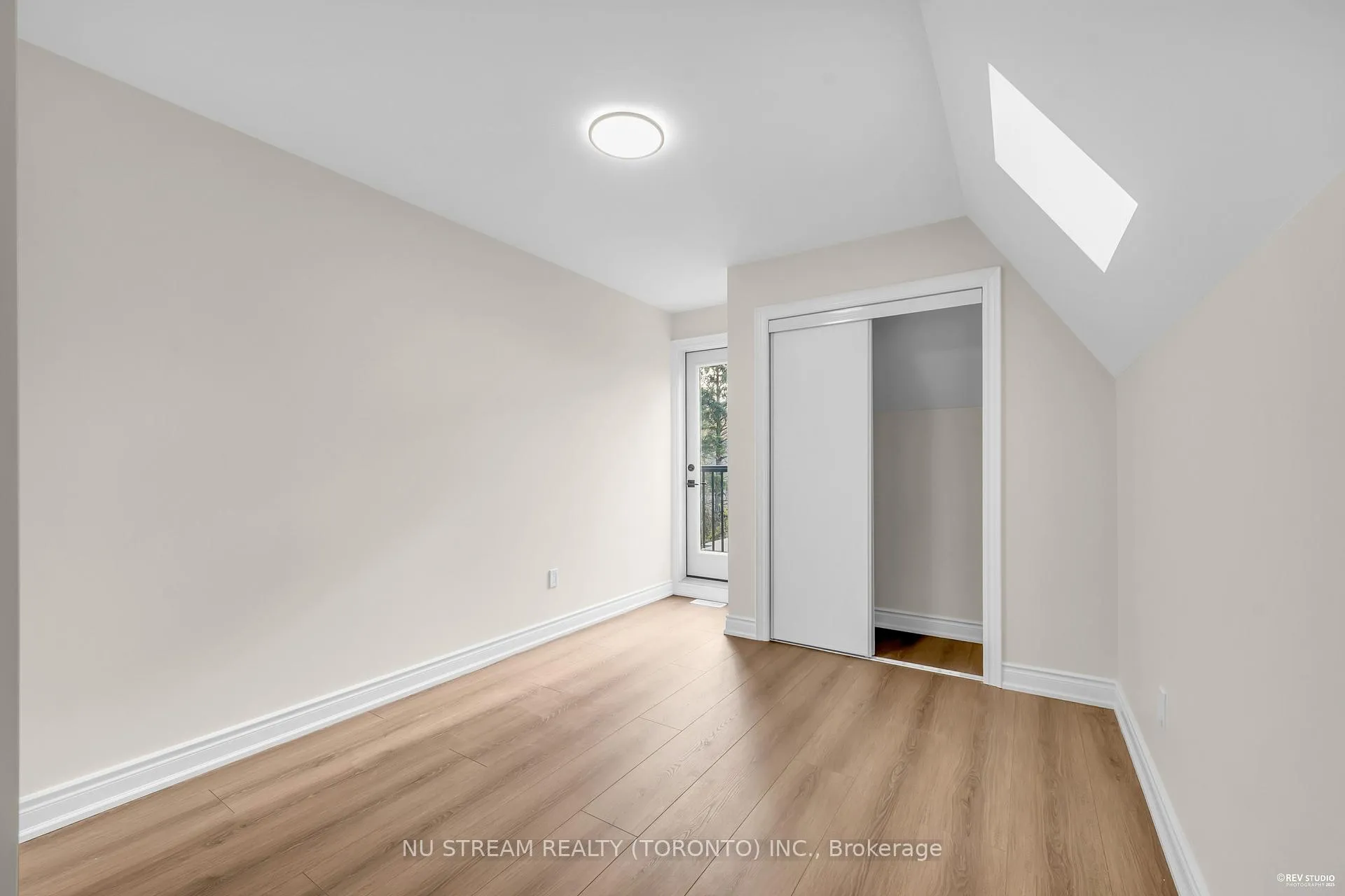 Photo 12 of Unit Unit#3, 25 Devondale Avenue, North York, Newtonbrook West — HOMEH