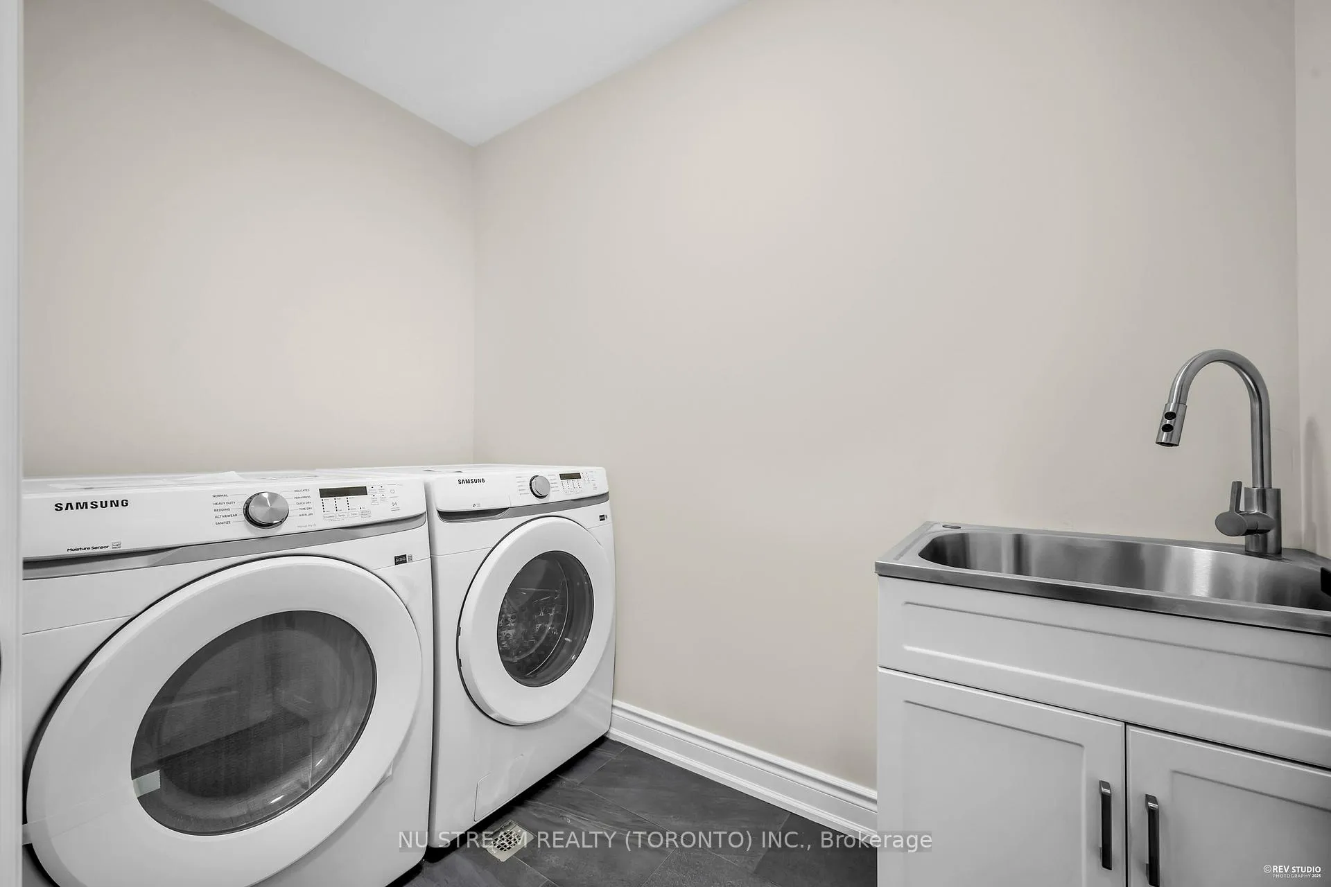 Photo 16 of Unit Unit#3, 25 Devondale Avenue, North York, Newtonbrook West — HOMEH
